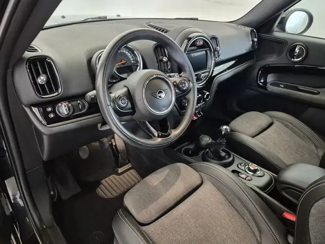 Mini Cooper Cooper view 7