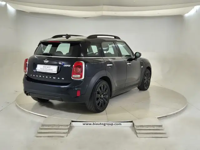 Mini Cooper Cooper view 5