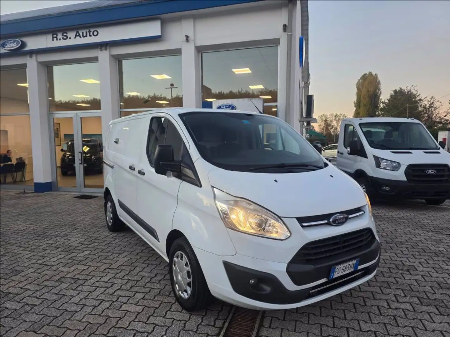 Ford Transit Custom 270 2.0 tdci 130cv Trend L1H1 E6 Bianco - 1