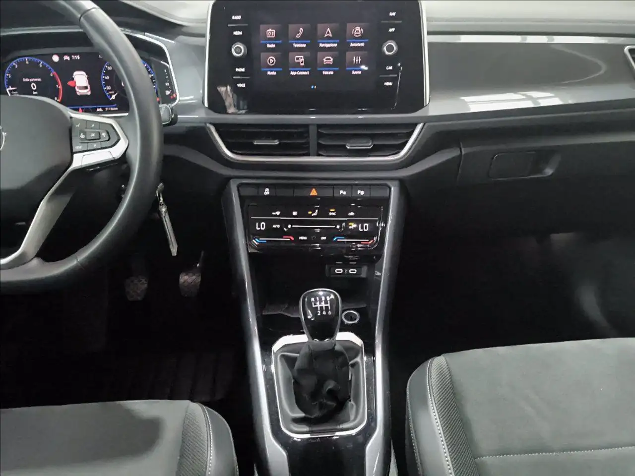 Volkswagen T-Roc 1.0 tsi style 115cv 10