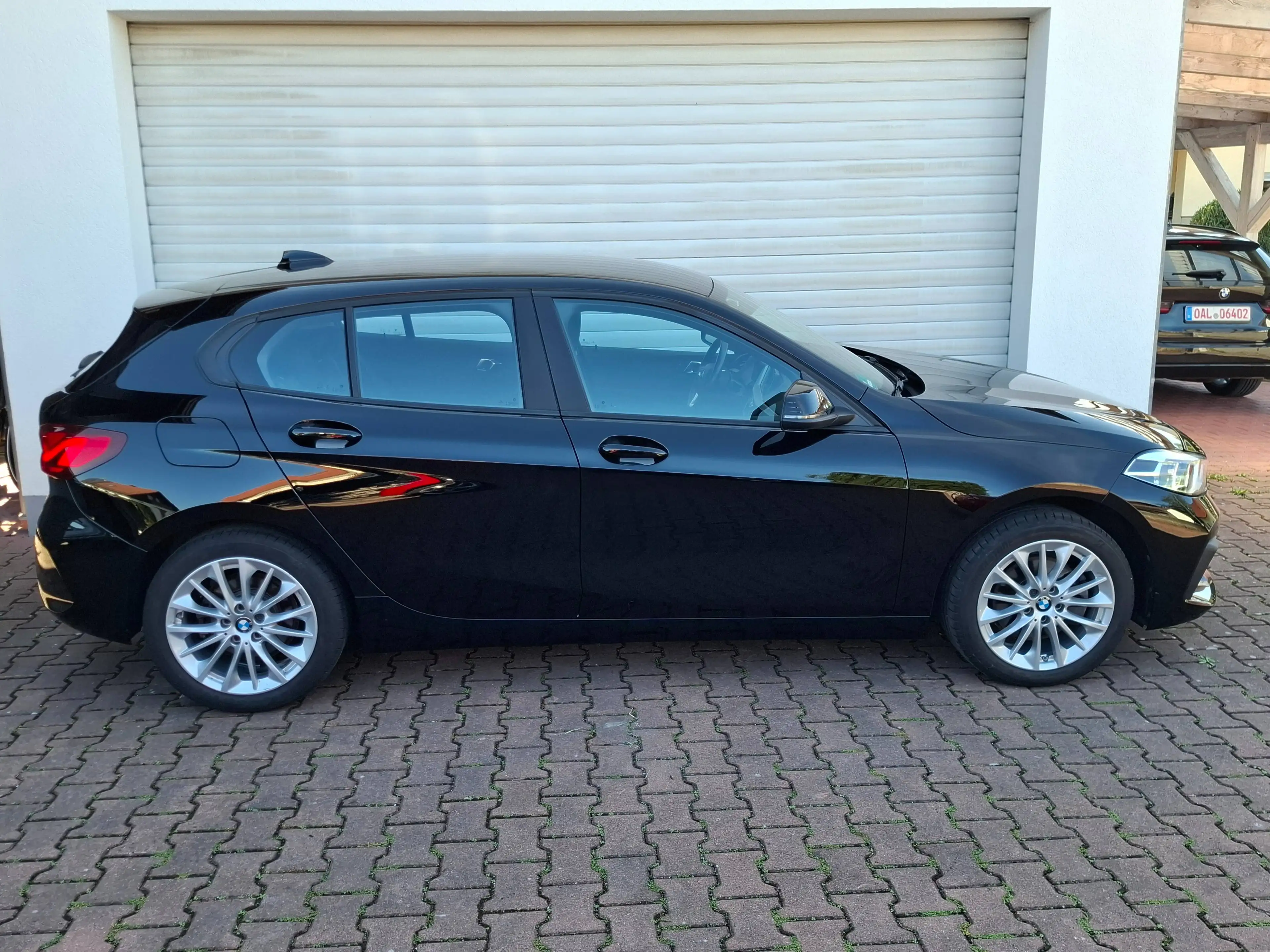 BMW 118 118 i Steptronic Advantage Navi LED SHZ PDC 2-Zonen-Klimaautomatik Geschwindigkeitsreglung — photo 8