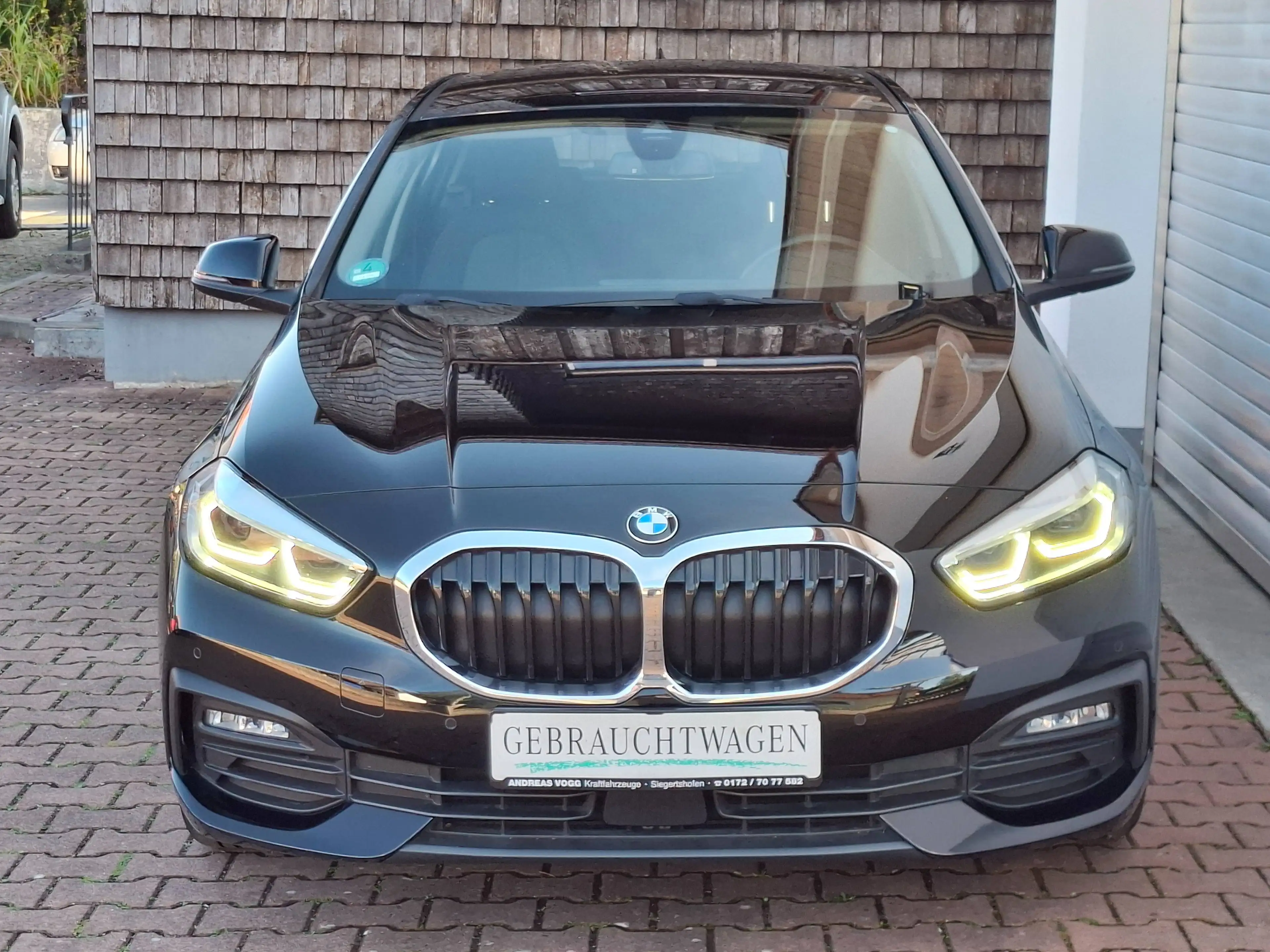 BMW 118 118 i Steptronic Advantage Navi LED SHZ PDC 2-Zonen-Klimaautomatik Geschwindigkeitsreglung — photo 5