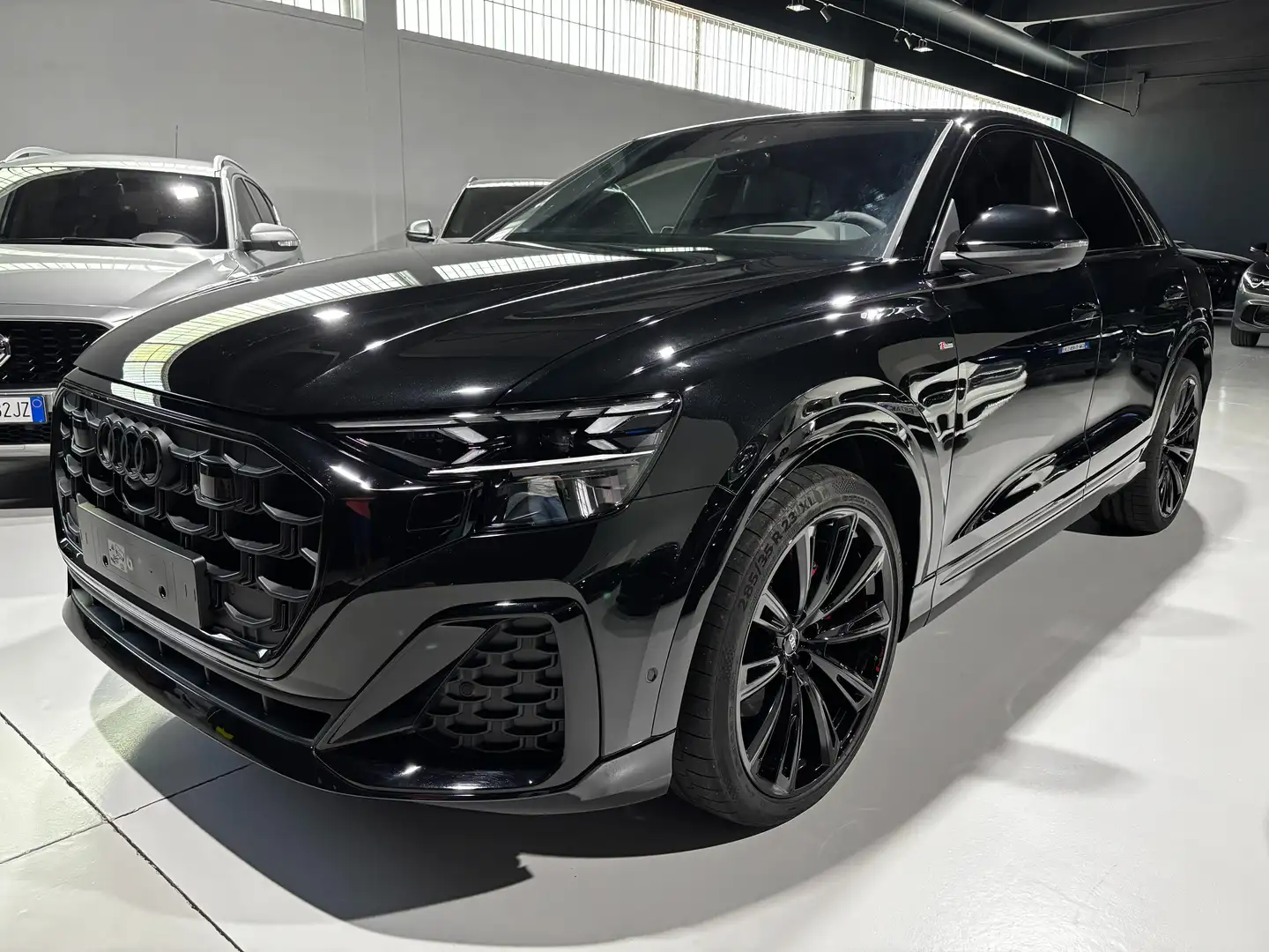 Audi Q8 3.0 tdi mhev S line edition quattro 286cv Noir - 1