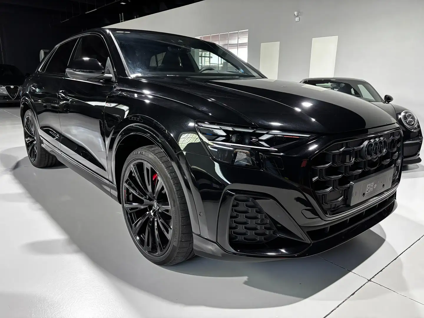Audi Q8 3.0 tdi mhev S line edition quattro 286cv Noir - 2