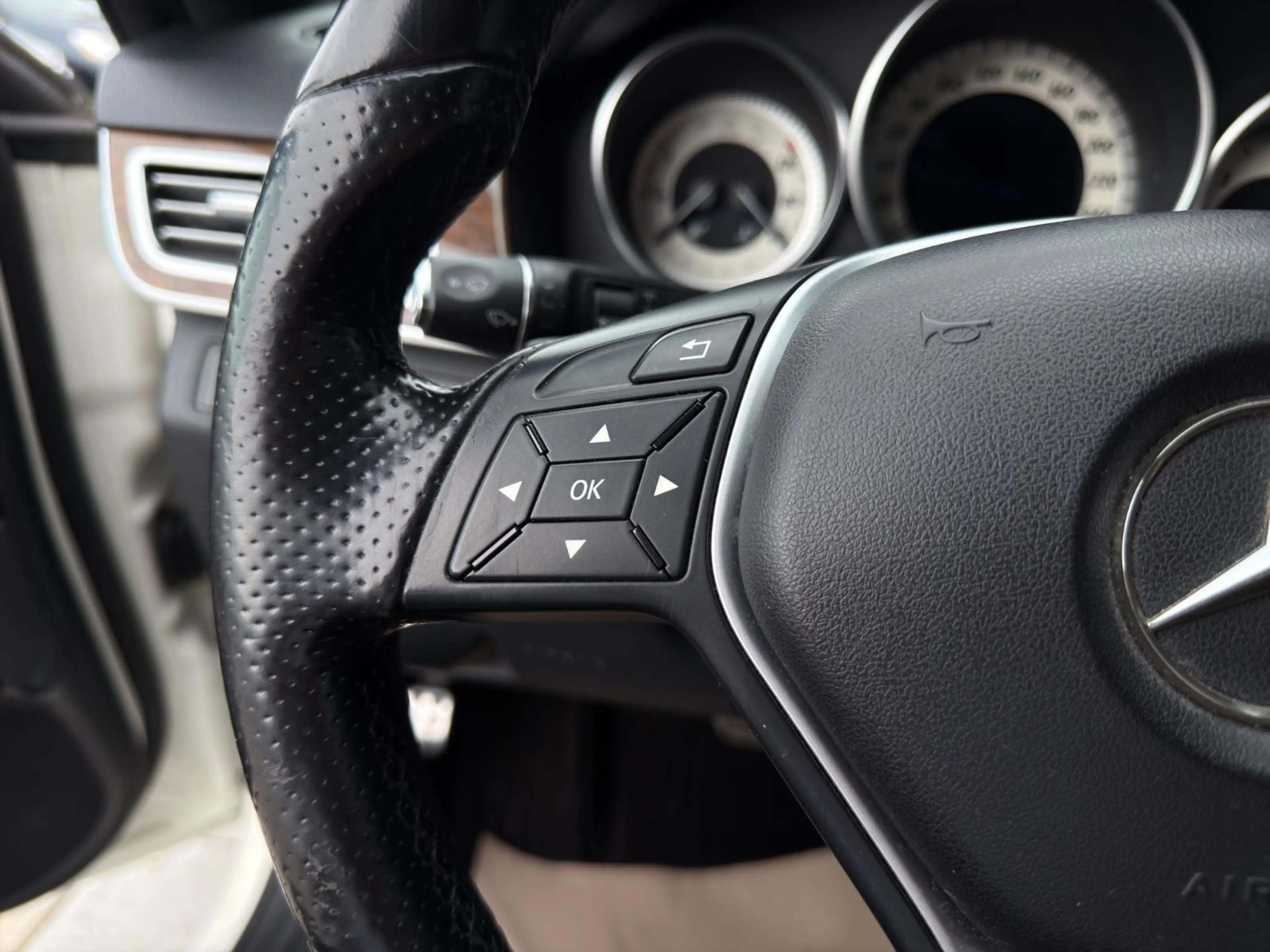 Mercedes-Benz E 350 T-Modell V6 LED/NAV/SHZ/TEM/LMF+TÜV 11.26 — photo 14