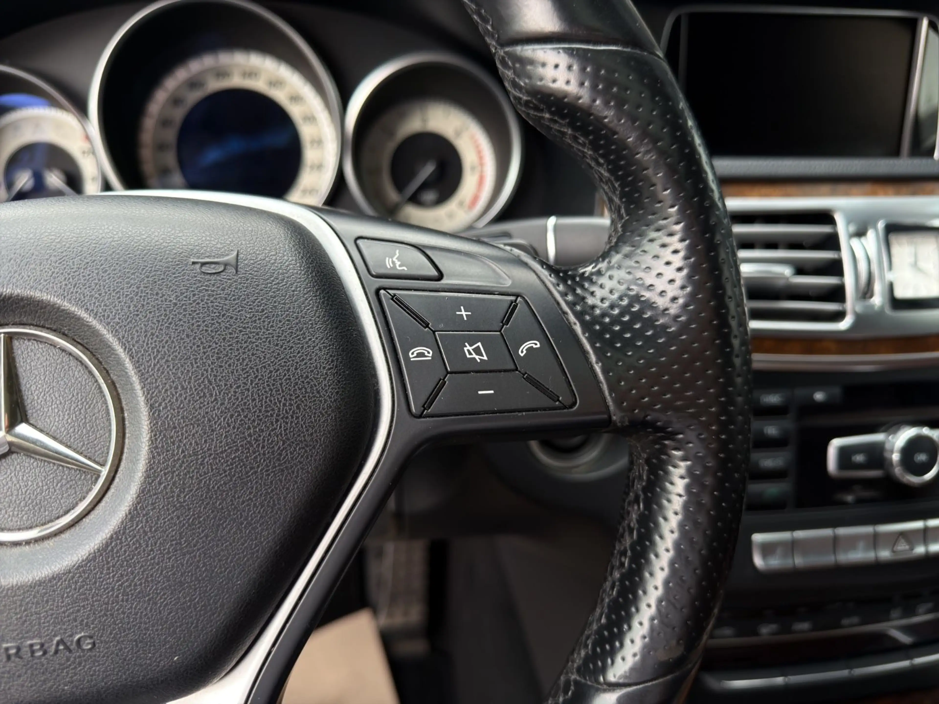 Mercedes-Benz E 350 T-Modell V6 LED/NAV/SHZ/TEM/LMF+TÜV 11.26 — photo 15