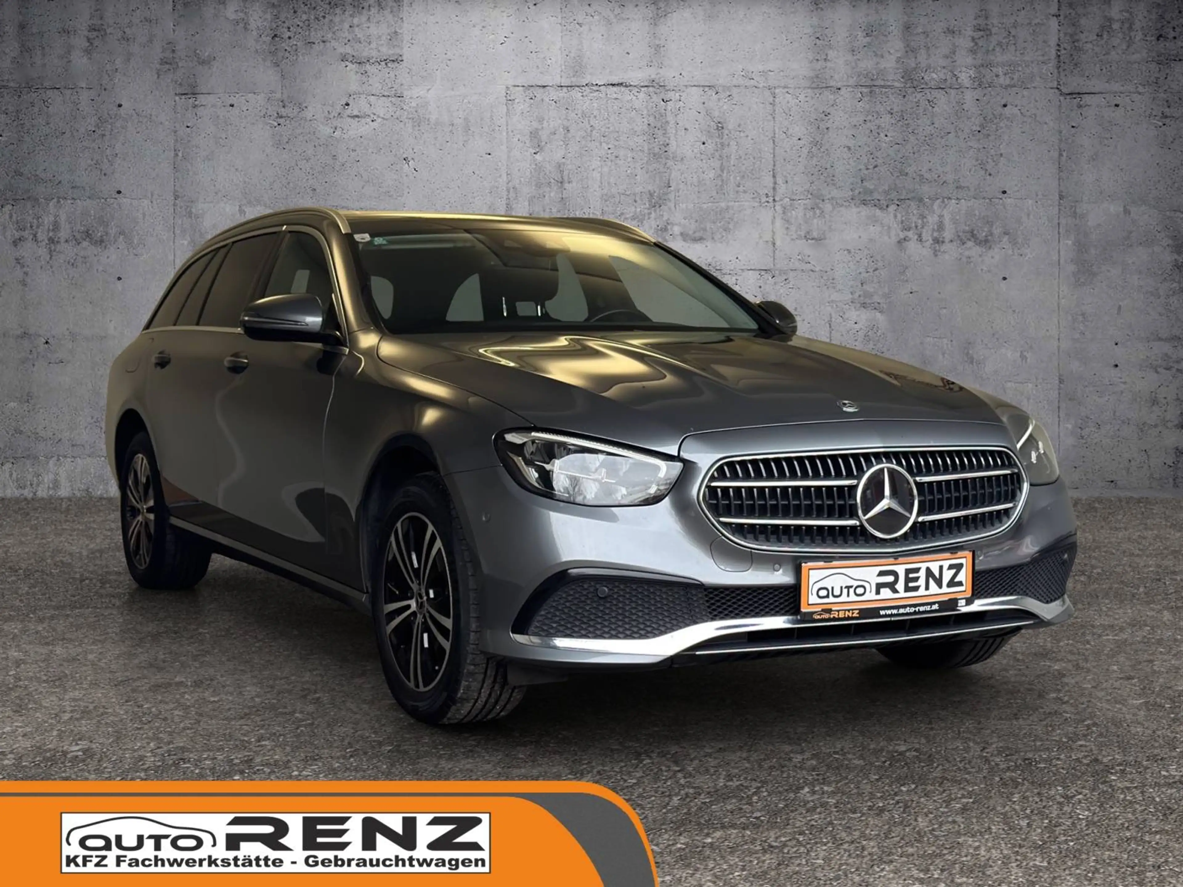 Mercedes-Benz E 200 d, Airmatic, AHK,... — photo 3