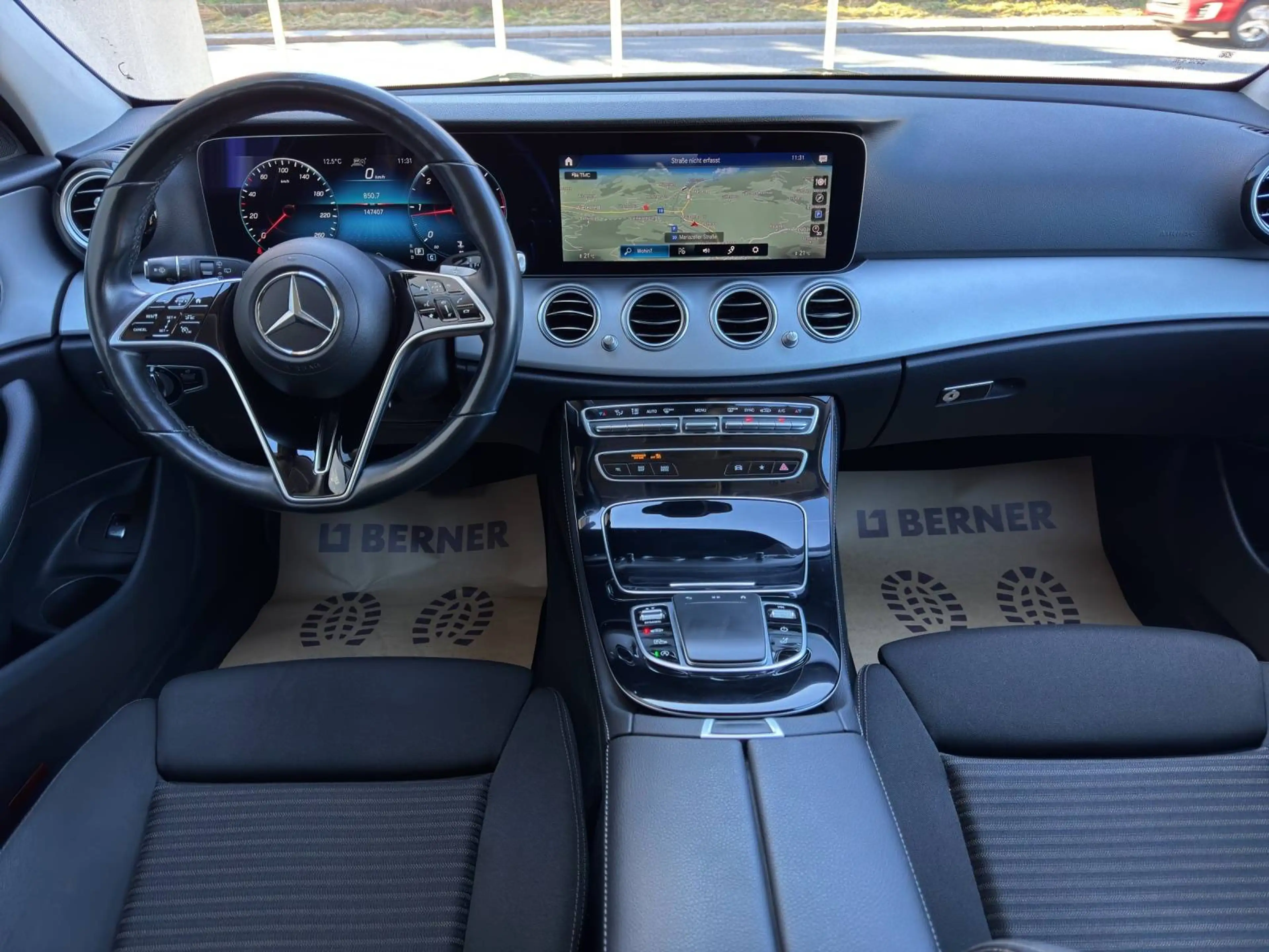 Mercedes-Benz E 200 d, Airmatic, AHK,... — photo 7