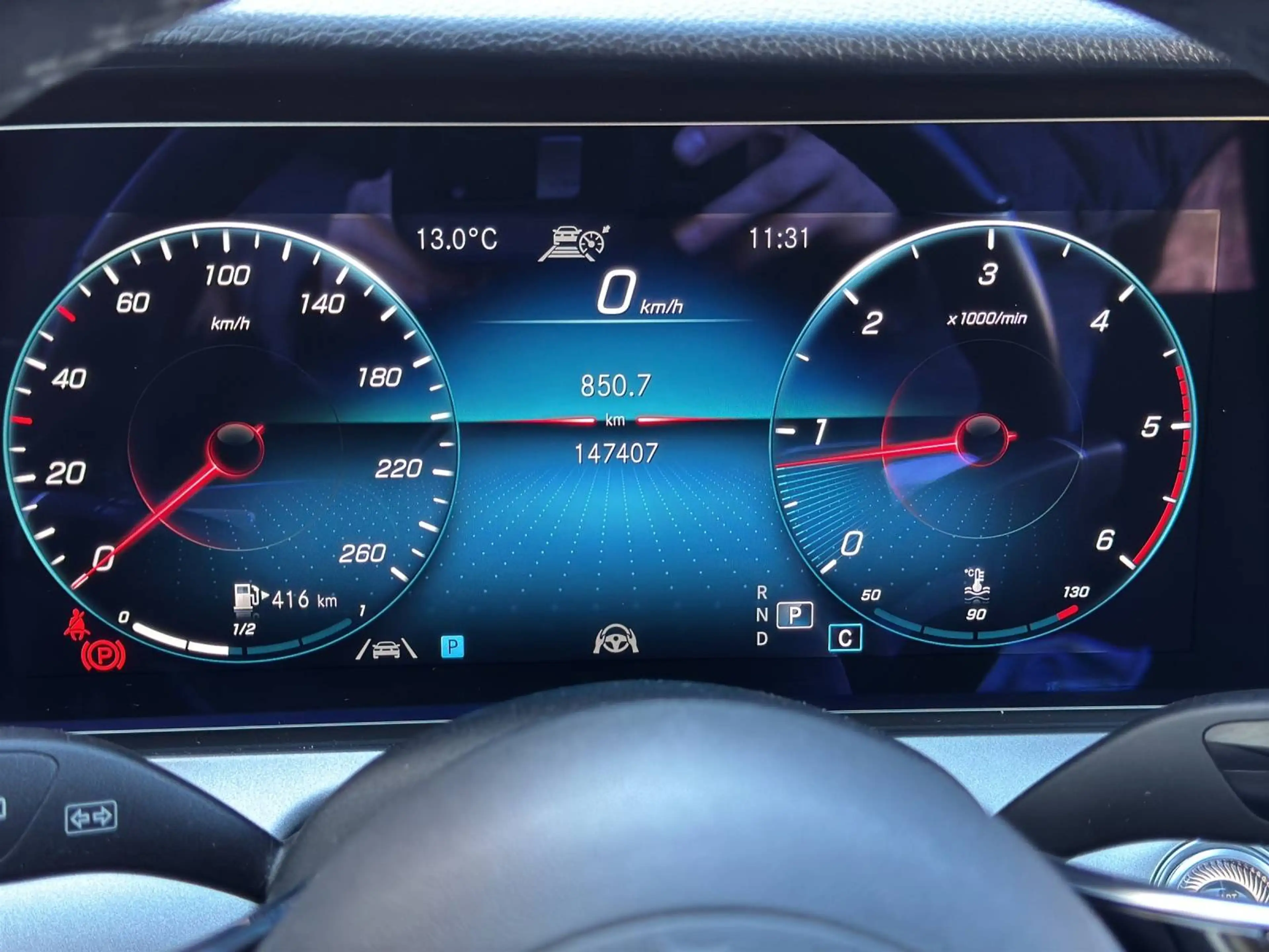 Mercedes-Benz E 200 d, Airmatic, AHK,... — photo 11