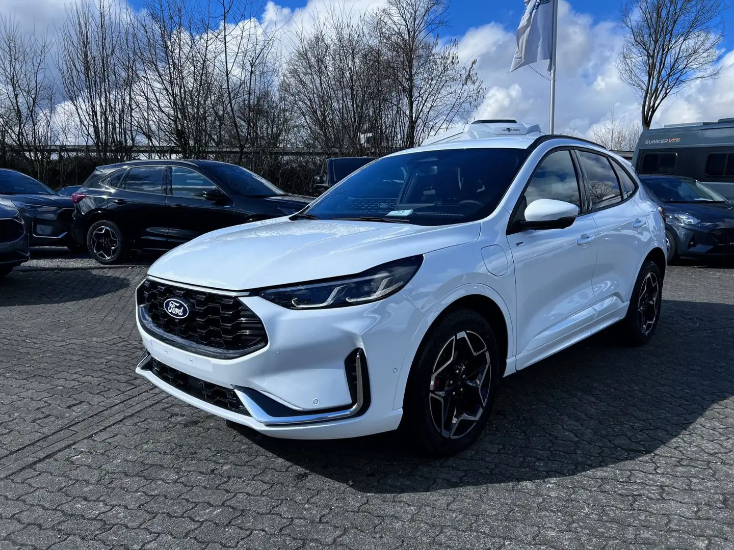 Ford Kuga PHEV ST-Line X Winter & Technologiepaket Weiß - 1