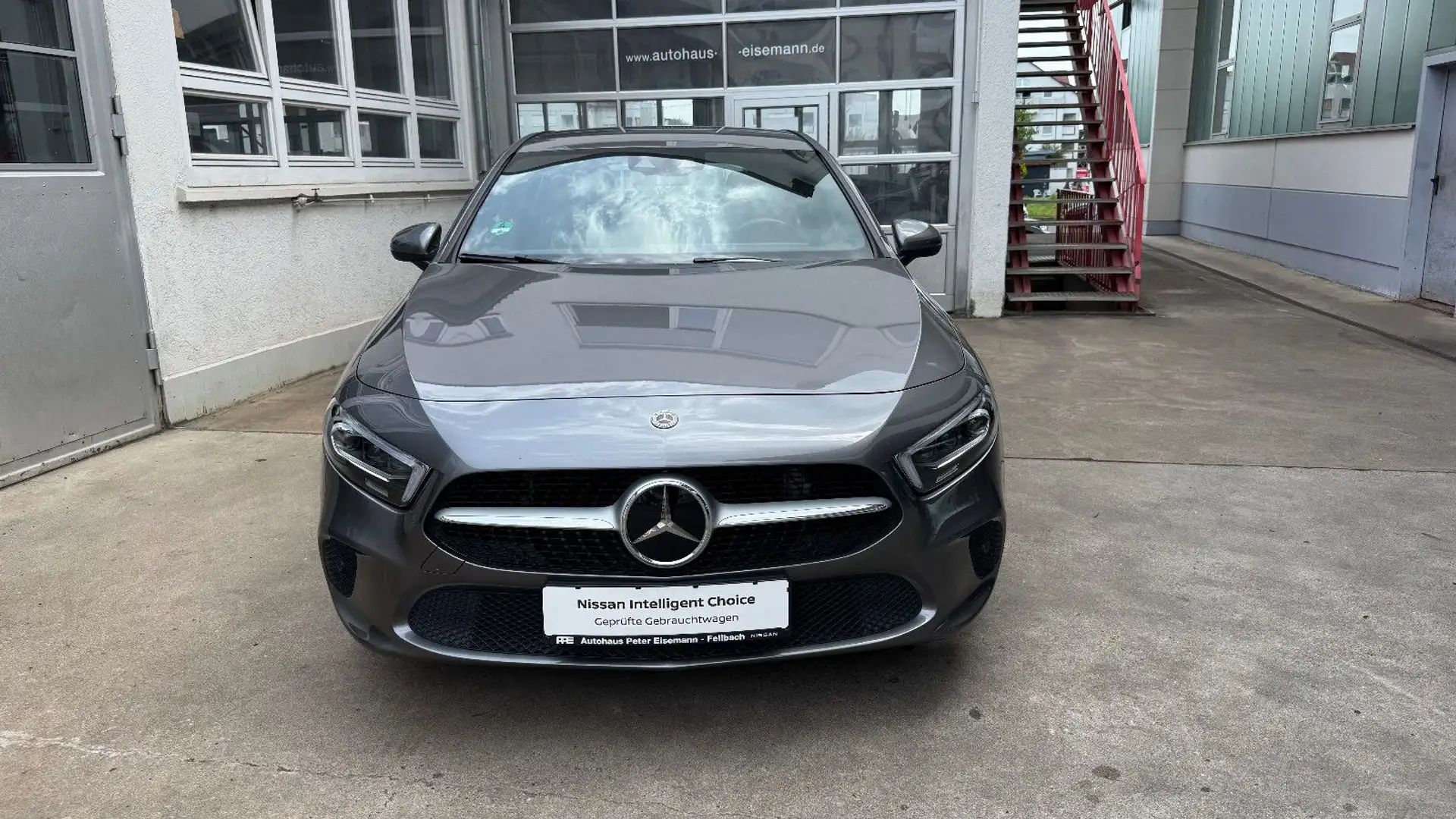 Mercedes-Benz A 200 Progressive LED MBUX Navi Prem. Assistenz Gris - 2