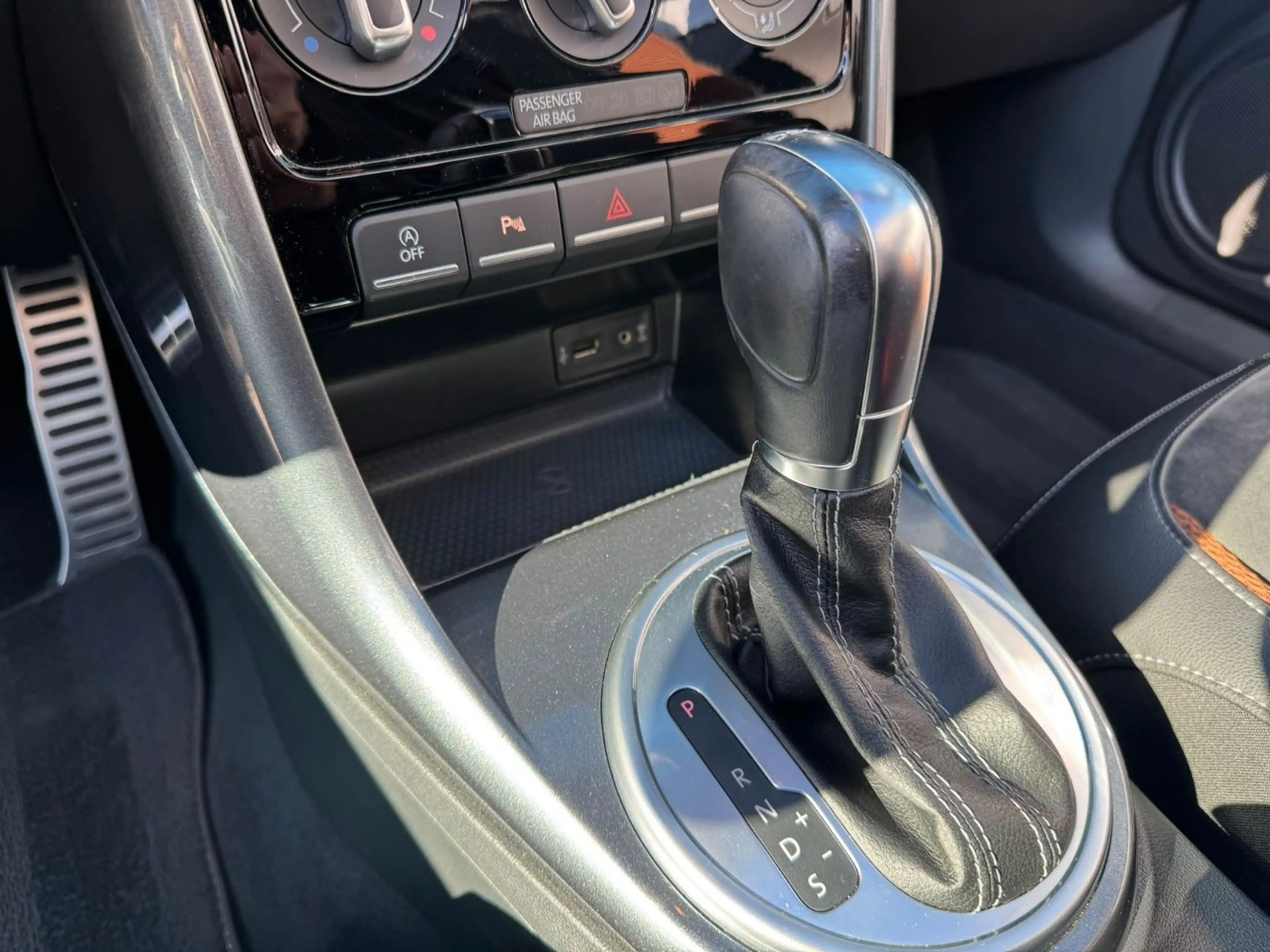 Volkswagen Beetle Cabriolet Karmann PDC Sitzheizung — photo 15