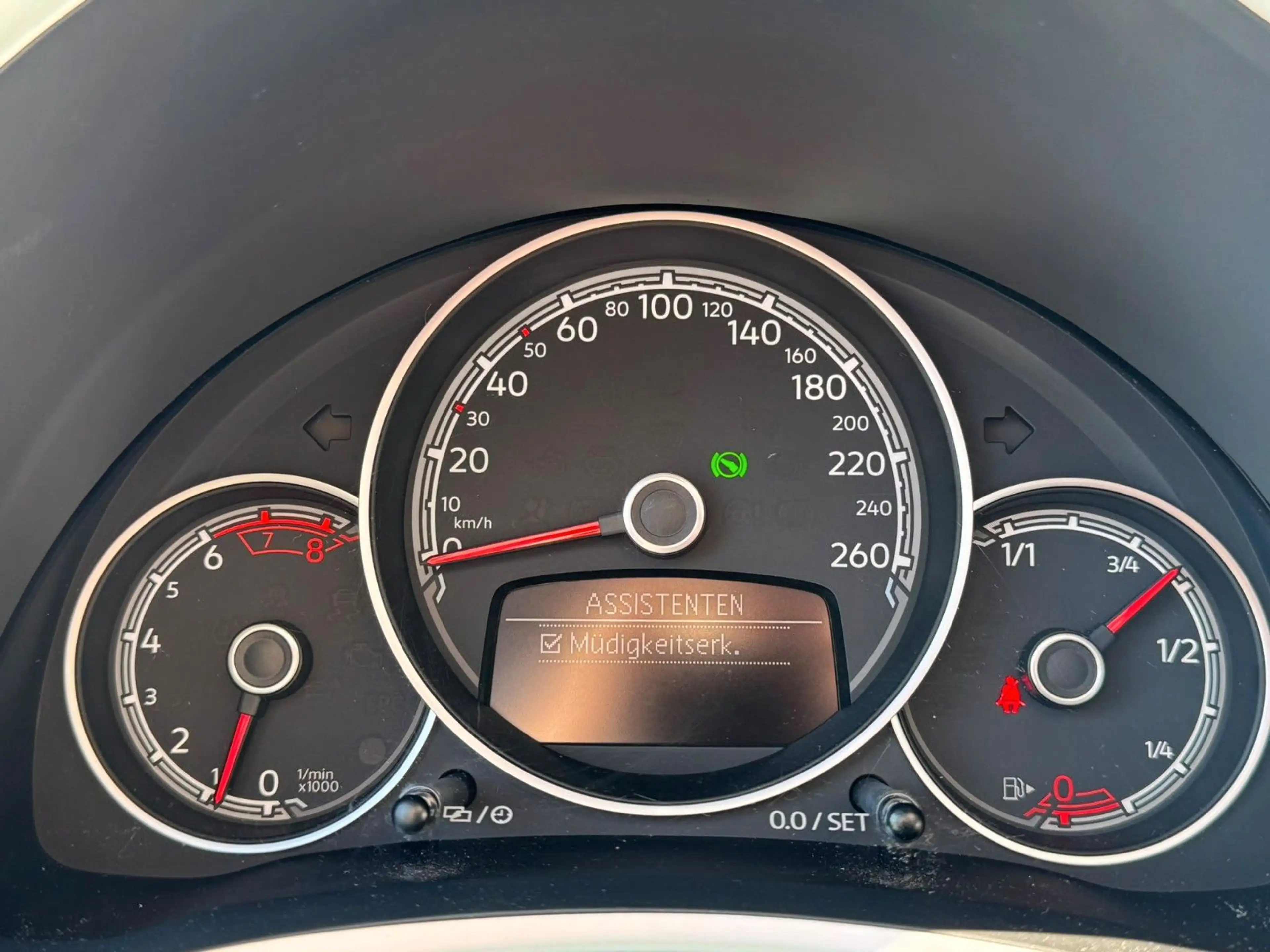 Volkswagen Beetle Cabriolet Karmann PDC Sitzheizung — photo 14