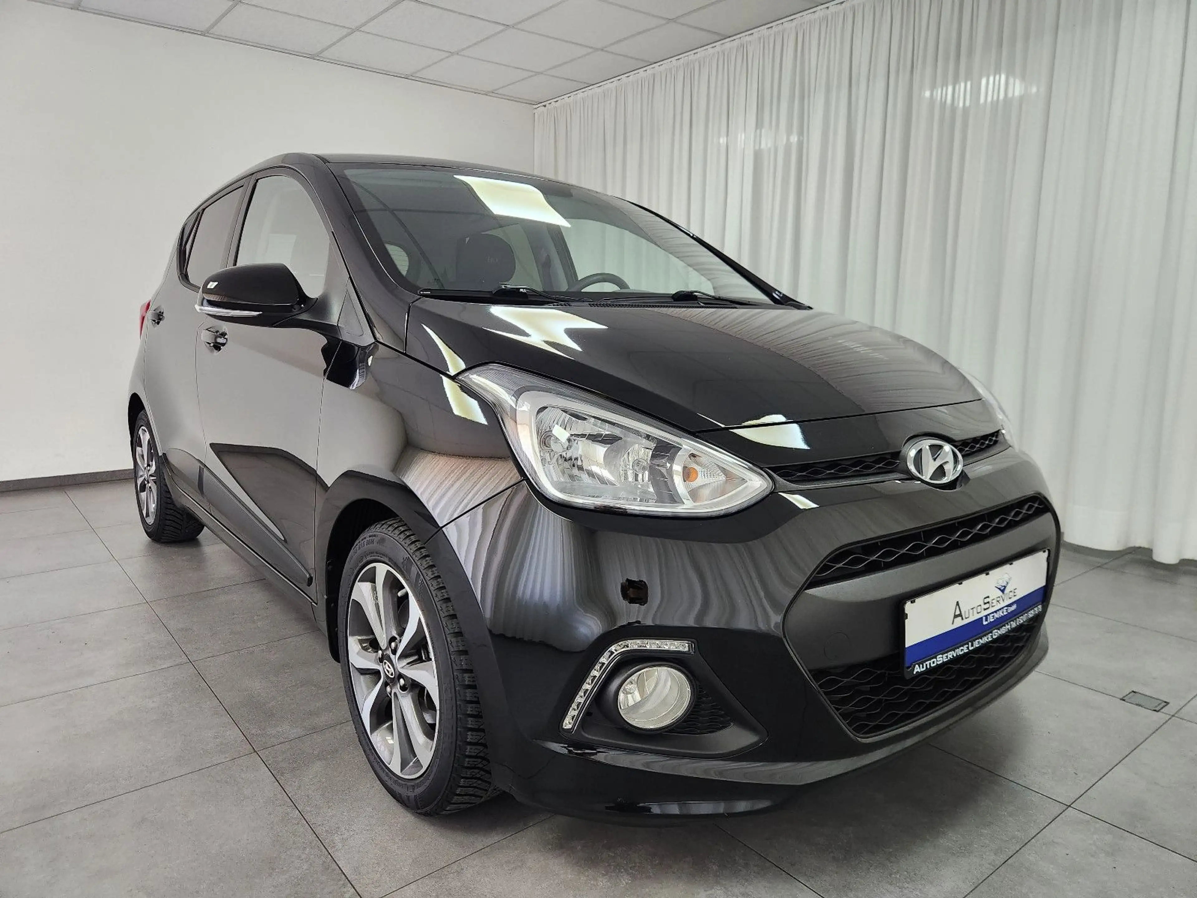 Hyundai i10 PASSION 87PS Sitzhzg. Tel. PDC beh.Lenk M&S