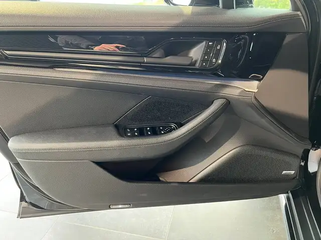 Porsche Panamera view 15