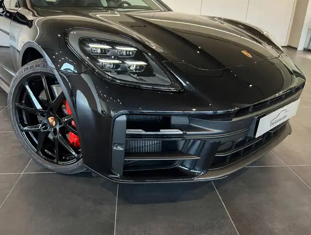 Porsche Panamera view 5