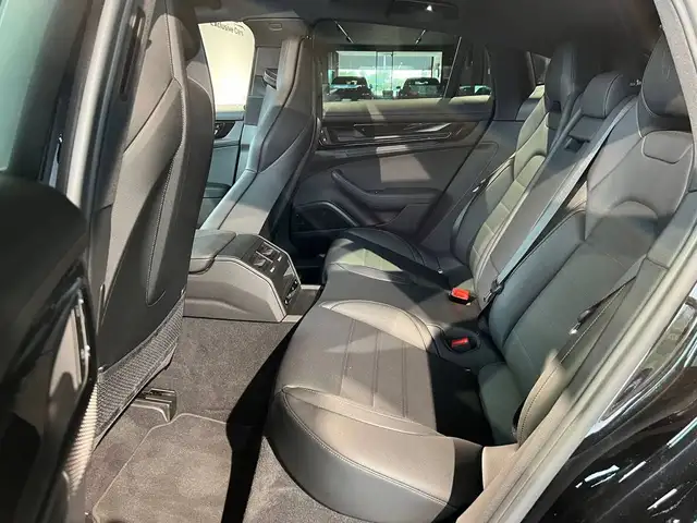 Porsche Panamera view 12