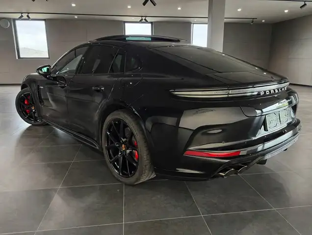 Porsche Panamera view 7