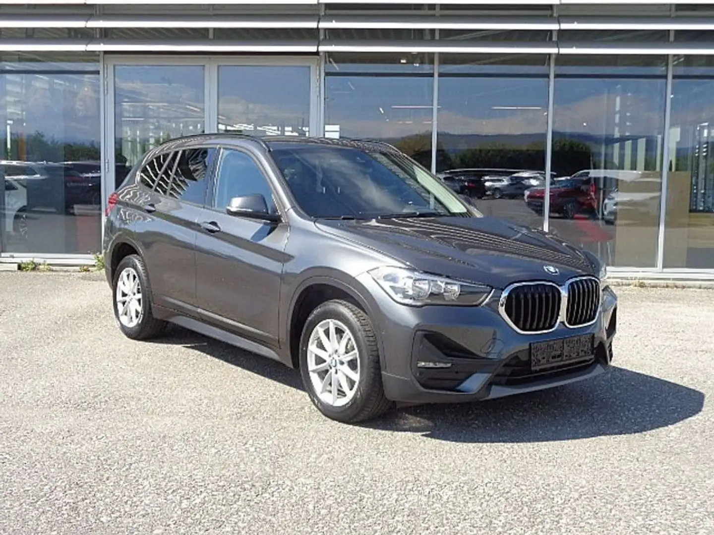 BMW X1 sDrive18d Aut. *Navi *Top Grau - 1