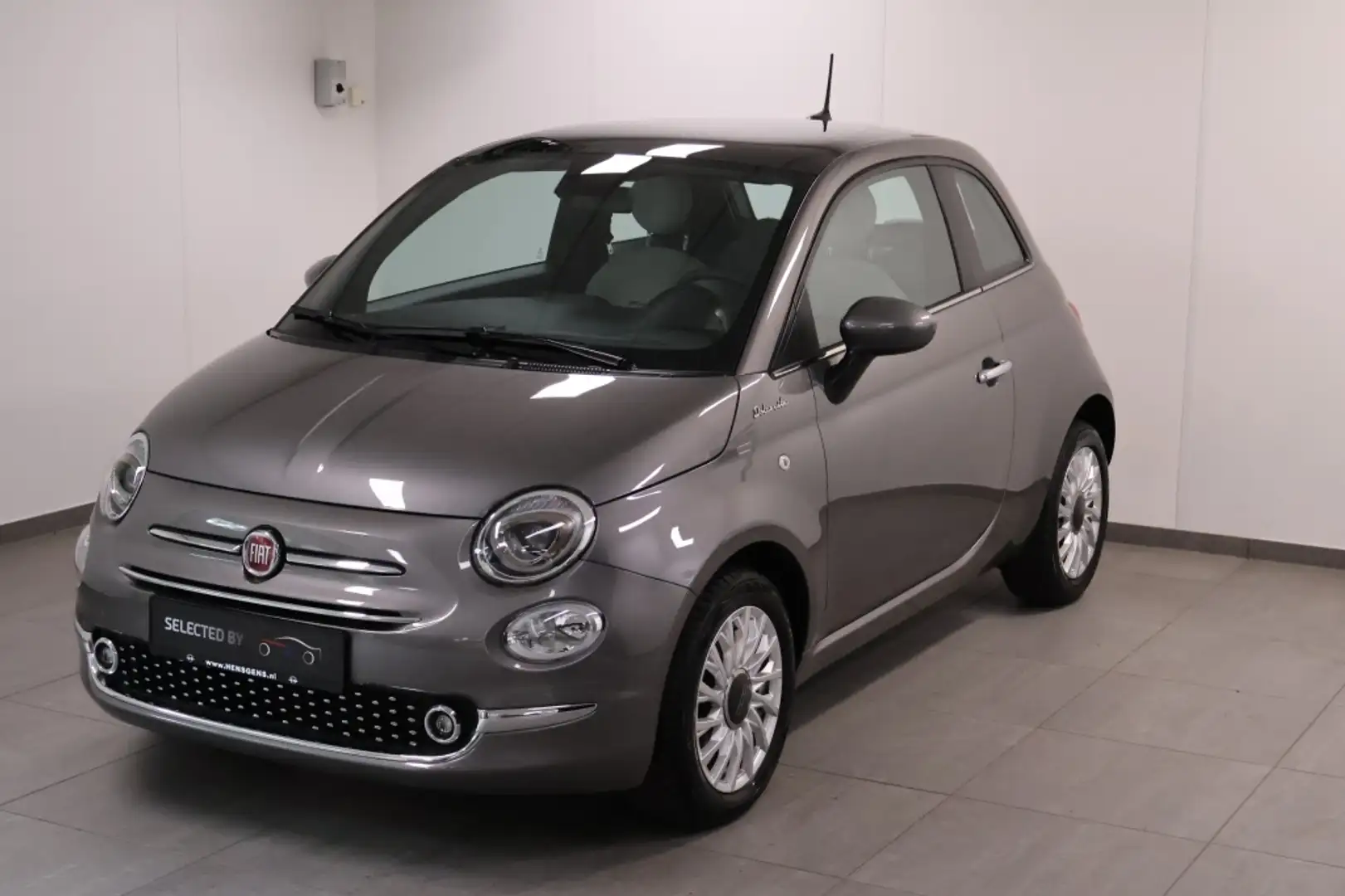 Fiat 500 1.0 Hybrid Dolcevita Grijs - 1
