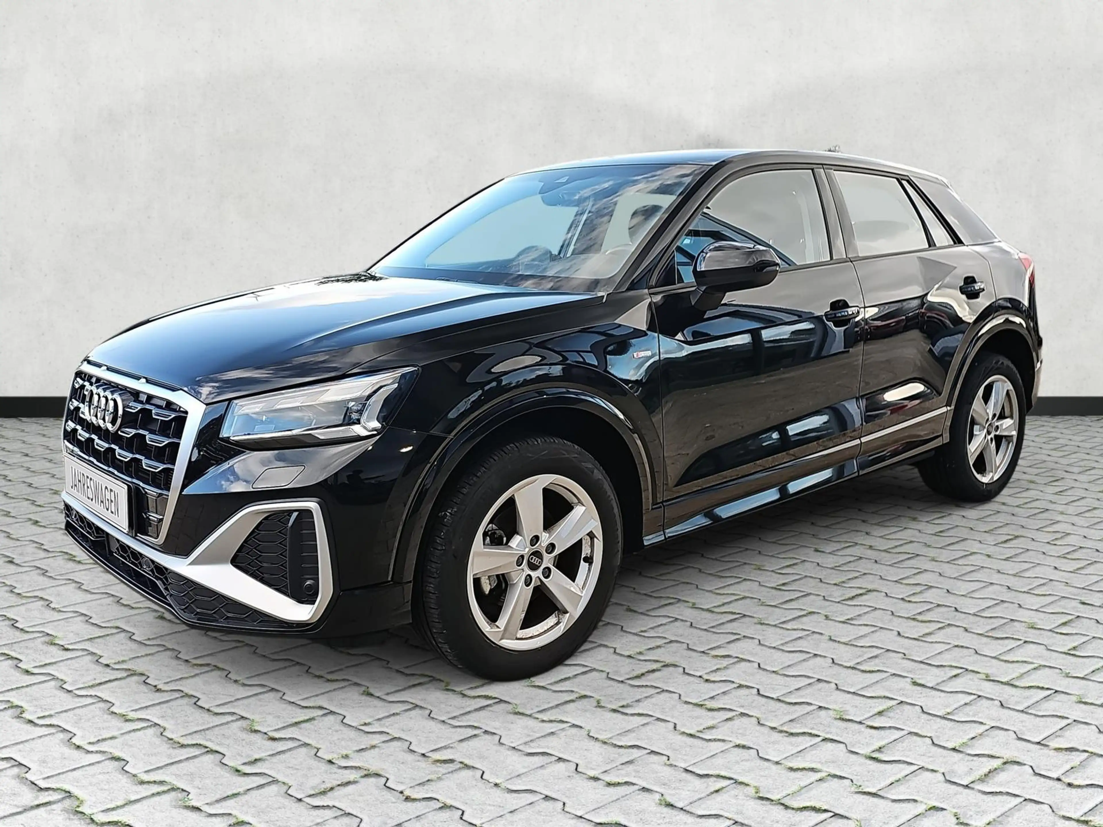 Audi Q2 35 TFSI S-Tronic S-Line Matrix Kamera Keyless — photo 18