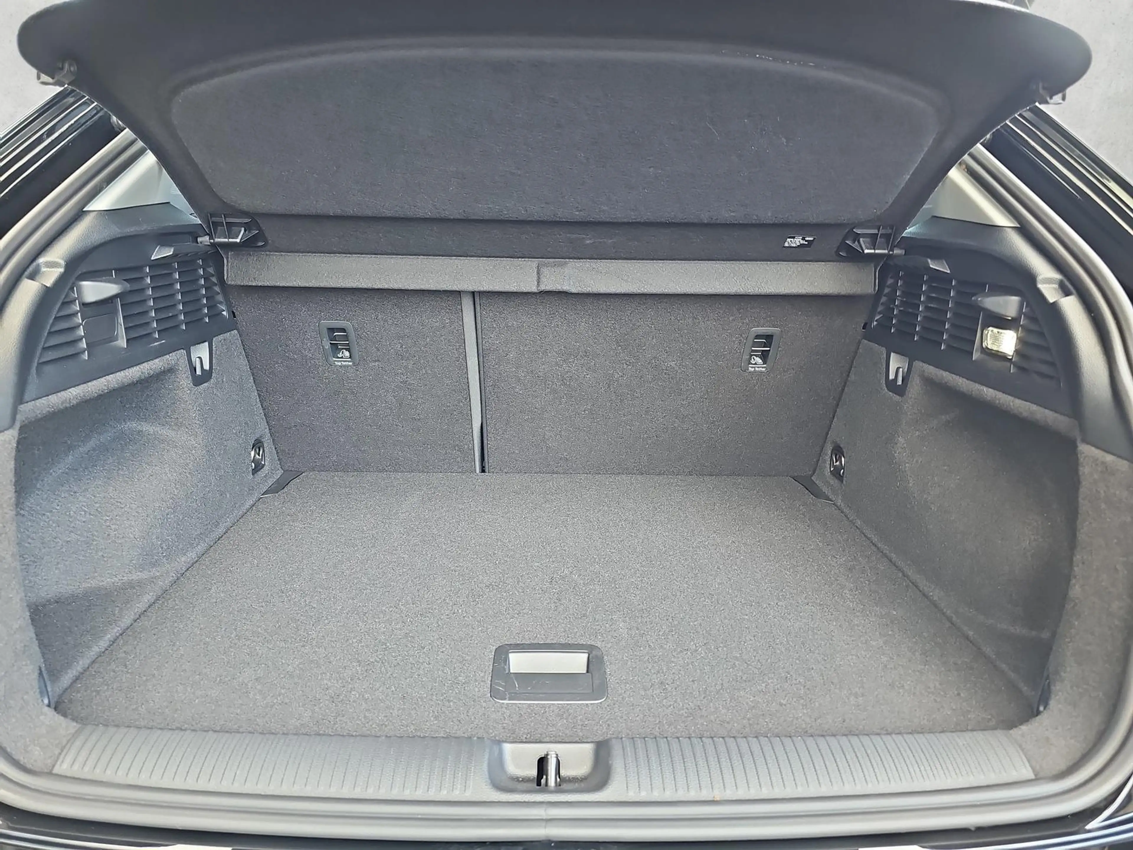 Audi Q2 35 TFSI S-Tronic S-Line Matrix Kamera Keyless — photo 15