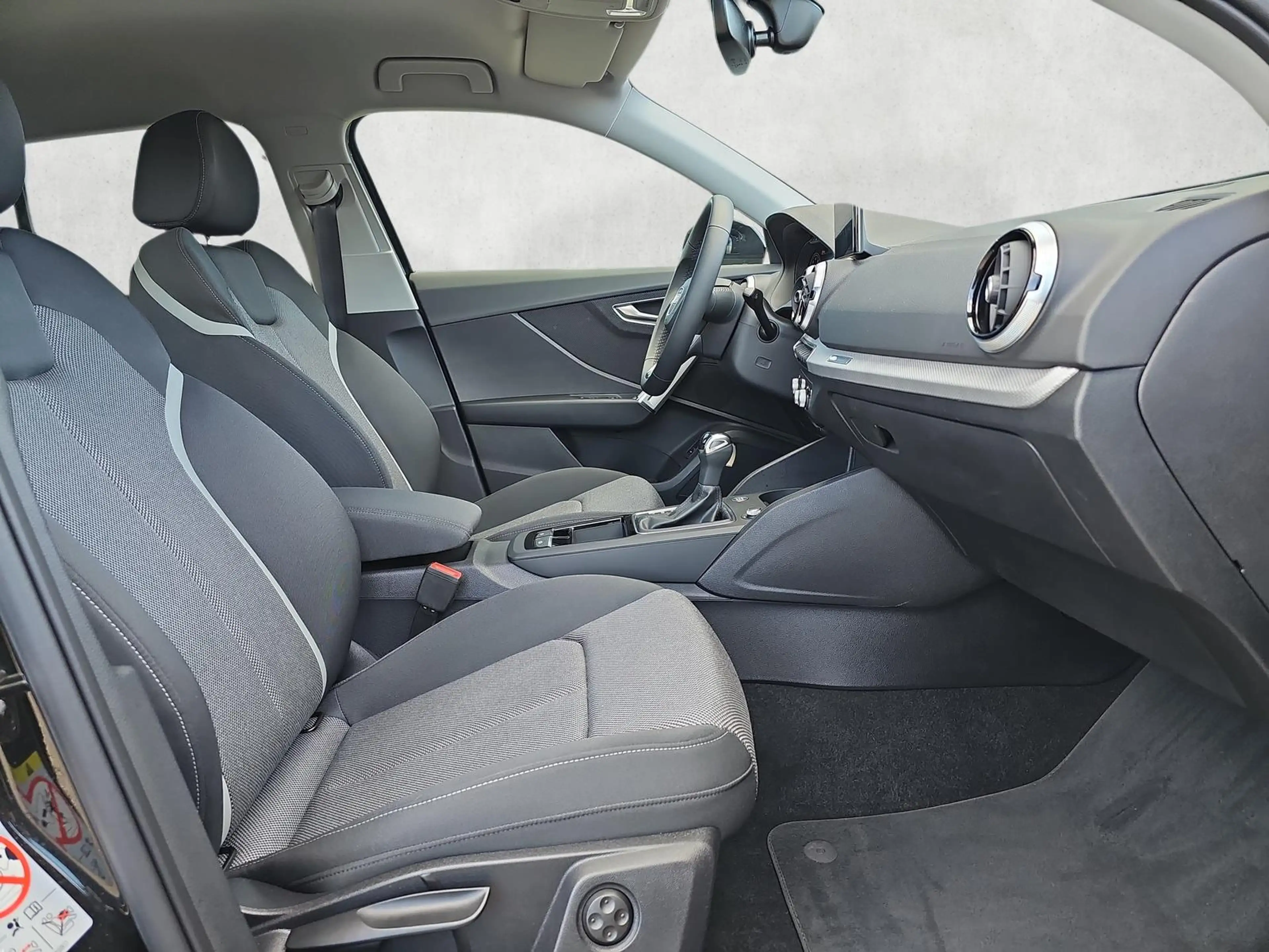 Audi Q2 35 TFSI S-Tronic S-Line Matrix Kamera Keyless — photo 11