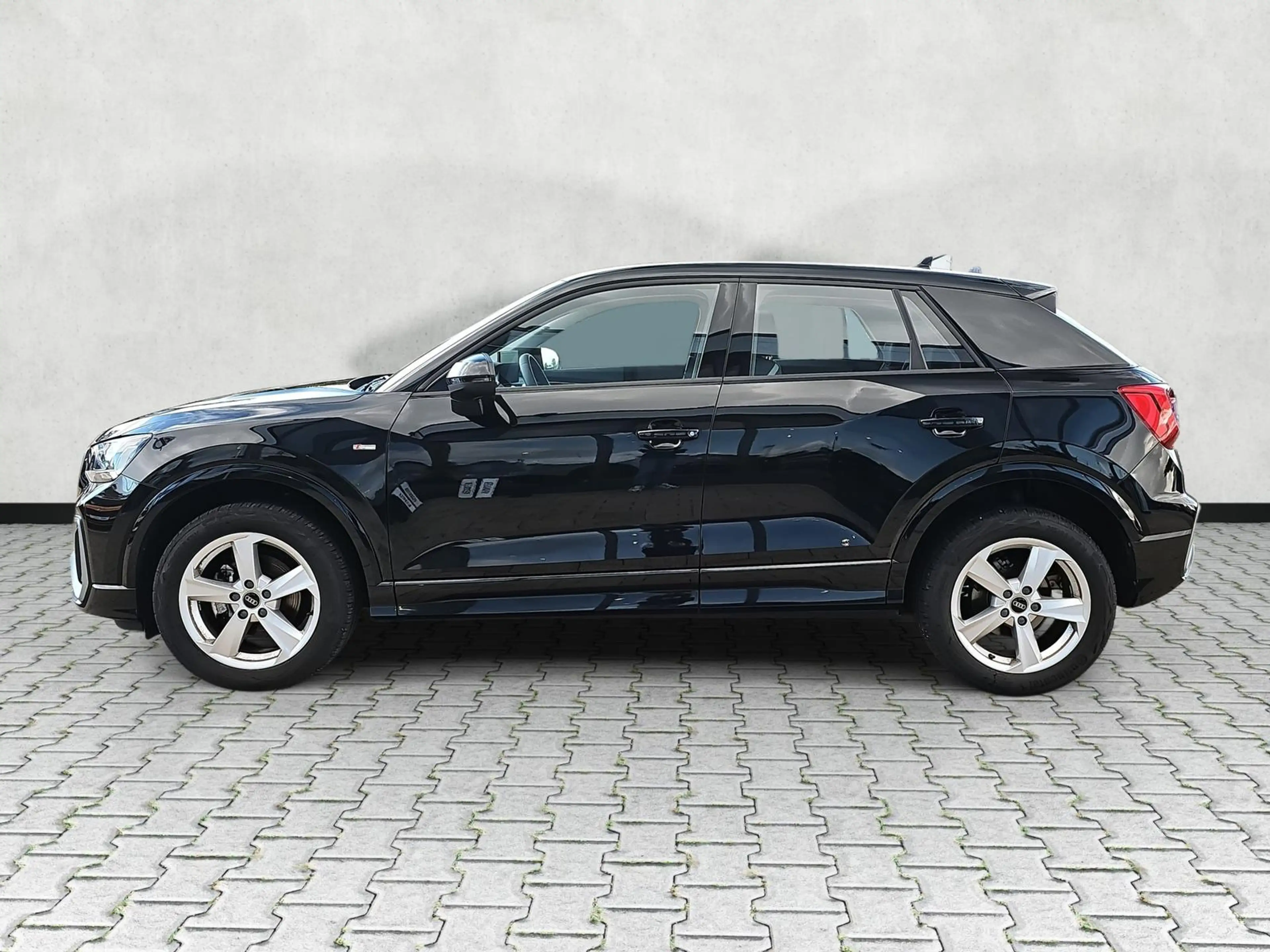 Audi Q2 35 TFSI S-Tronic S-Line Matrix Kamera Keyless — photo 19