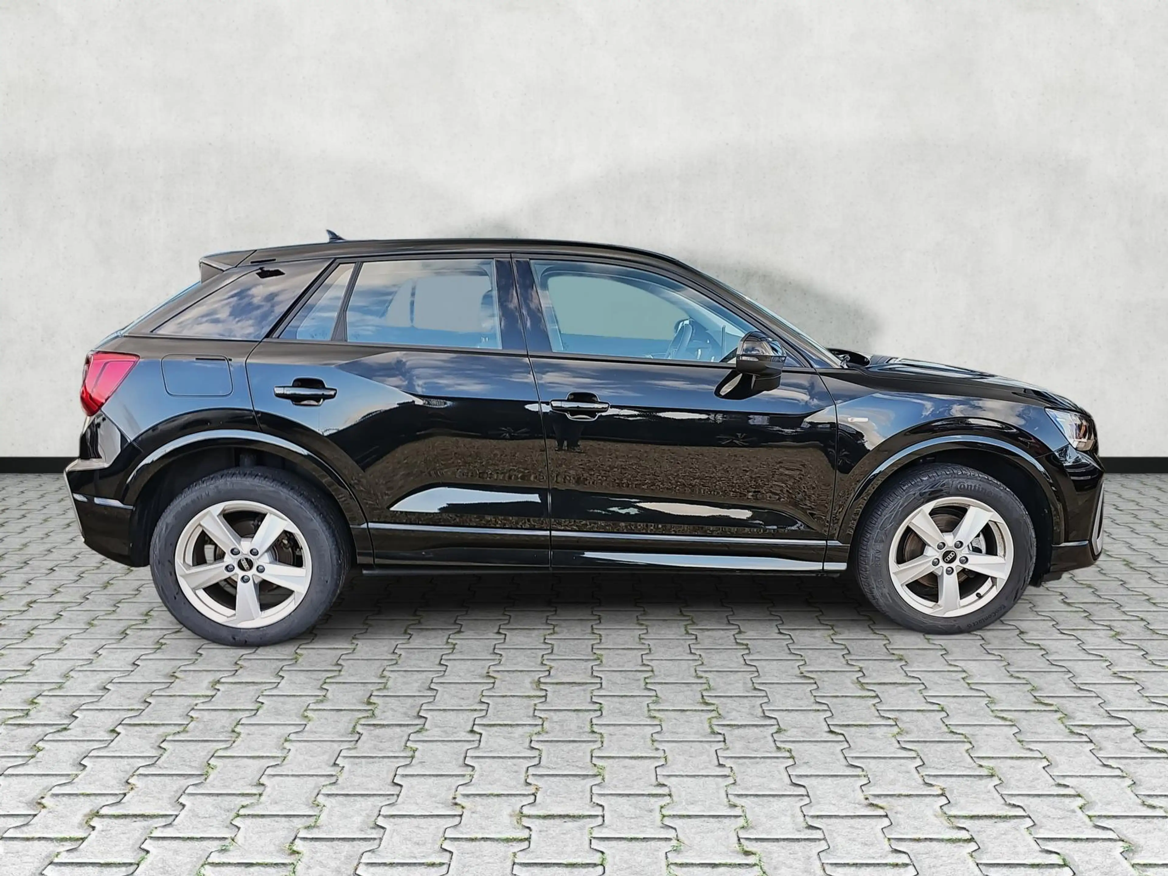 Audi Q2 35 TFSI S-Tronic S-Line Matrix Kamera Keyless — photo 23