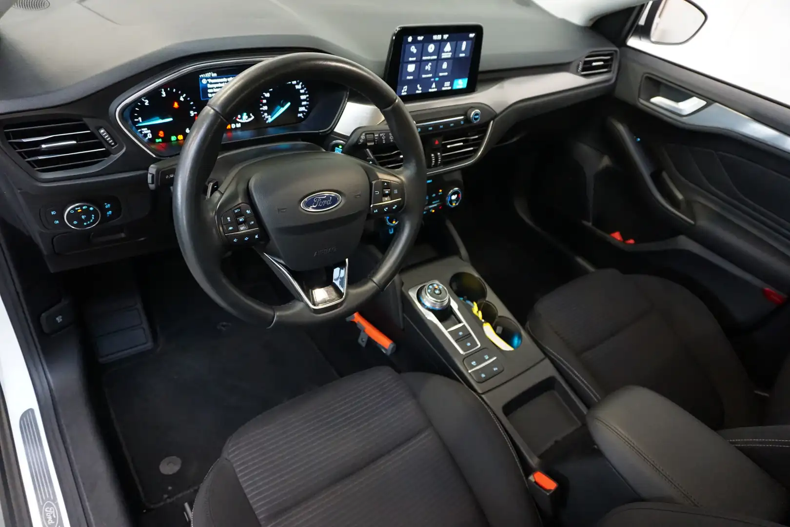 Ford Focus Wagon 1.5 EcoBlue Titanium Business AUTOMAAT! NAVI Weiß - 2