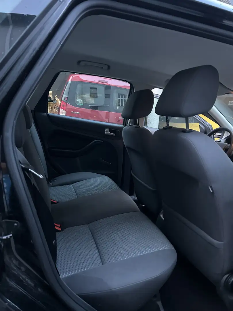 Ford Focus Traveller Trend 1,4 - 2