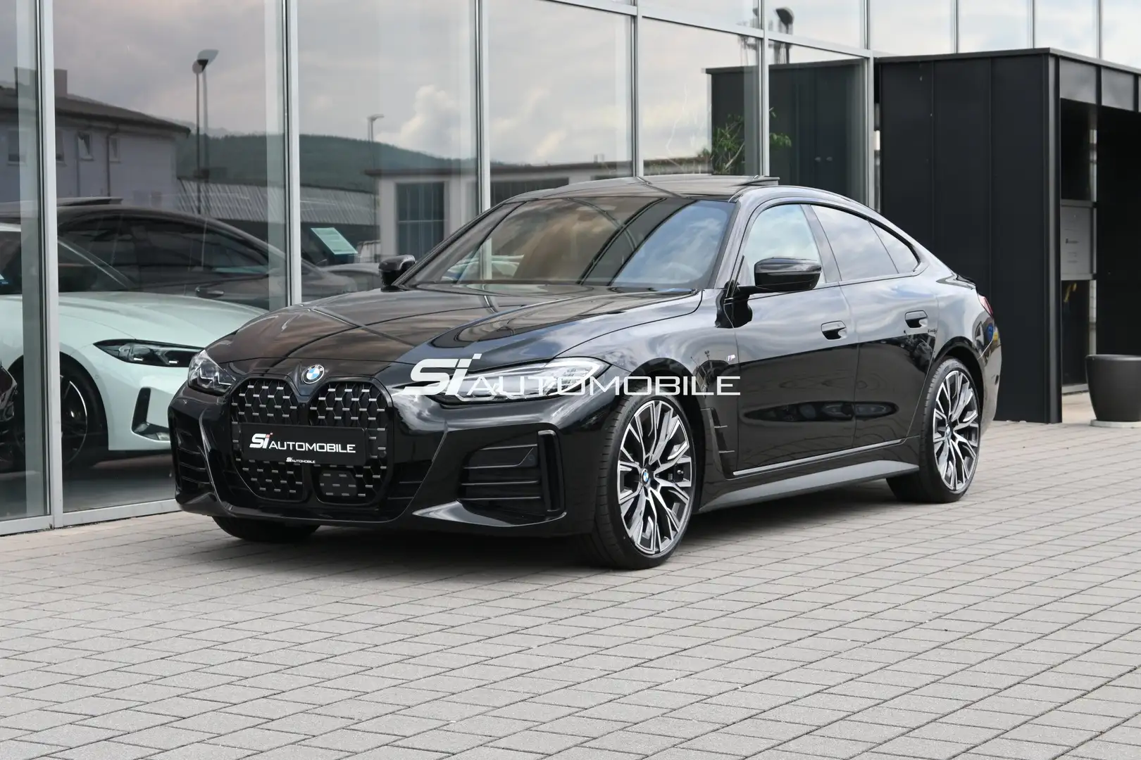 BMW 420 d xDr. M Sport Gran Coupe *ACC*360*STHZ*GLASDACH* Schwarz - 1