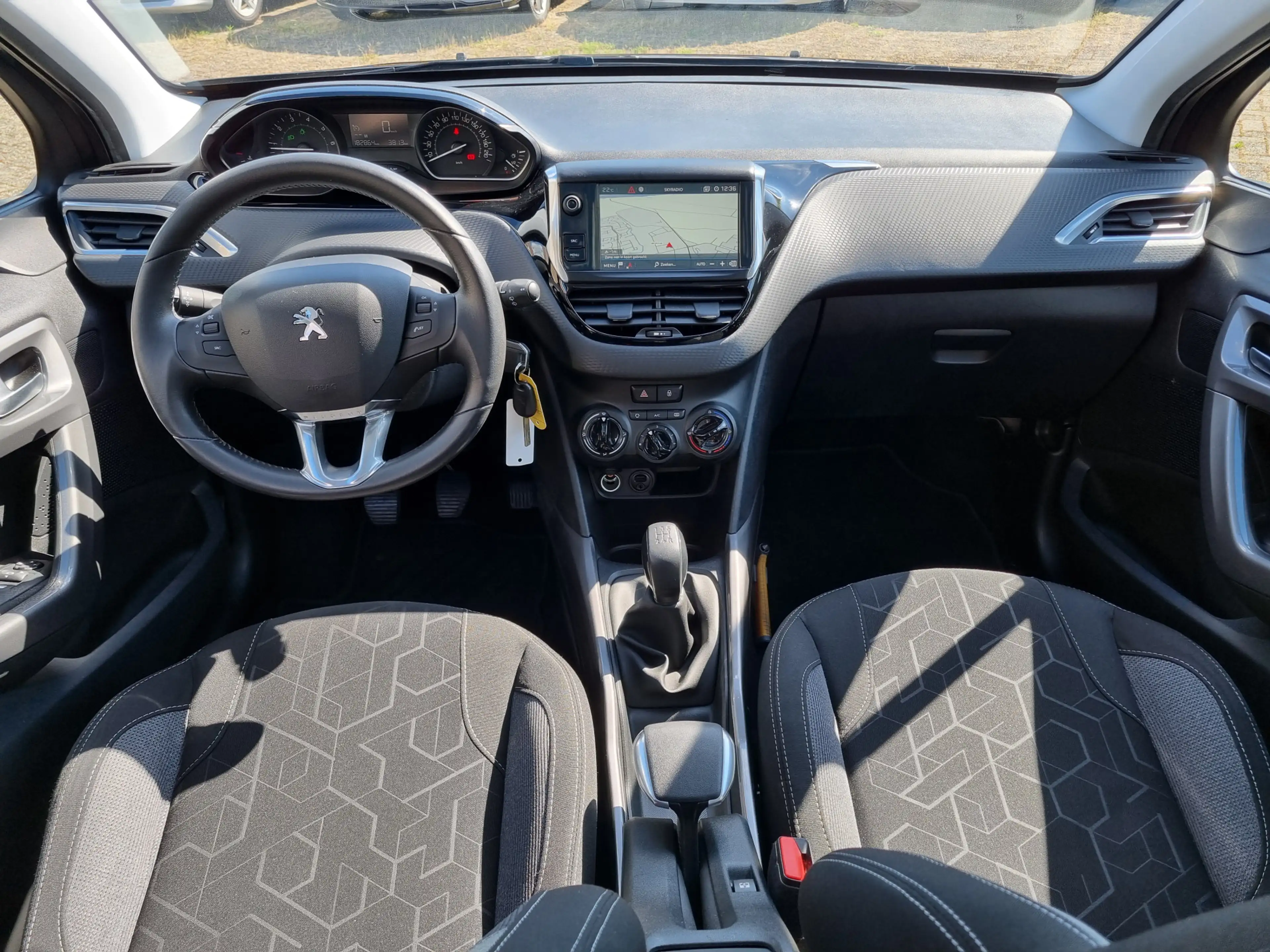 Peugeot 2008 1.2 PureTech Blue Lion ✅1e EIGENAAR ✅PANODAK — photo 24