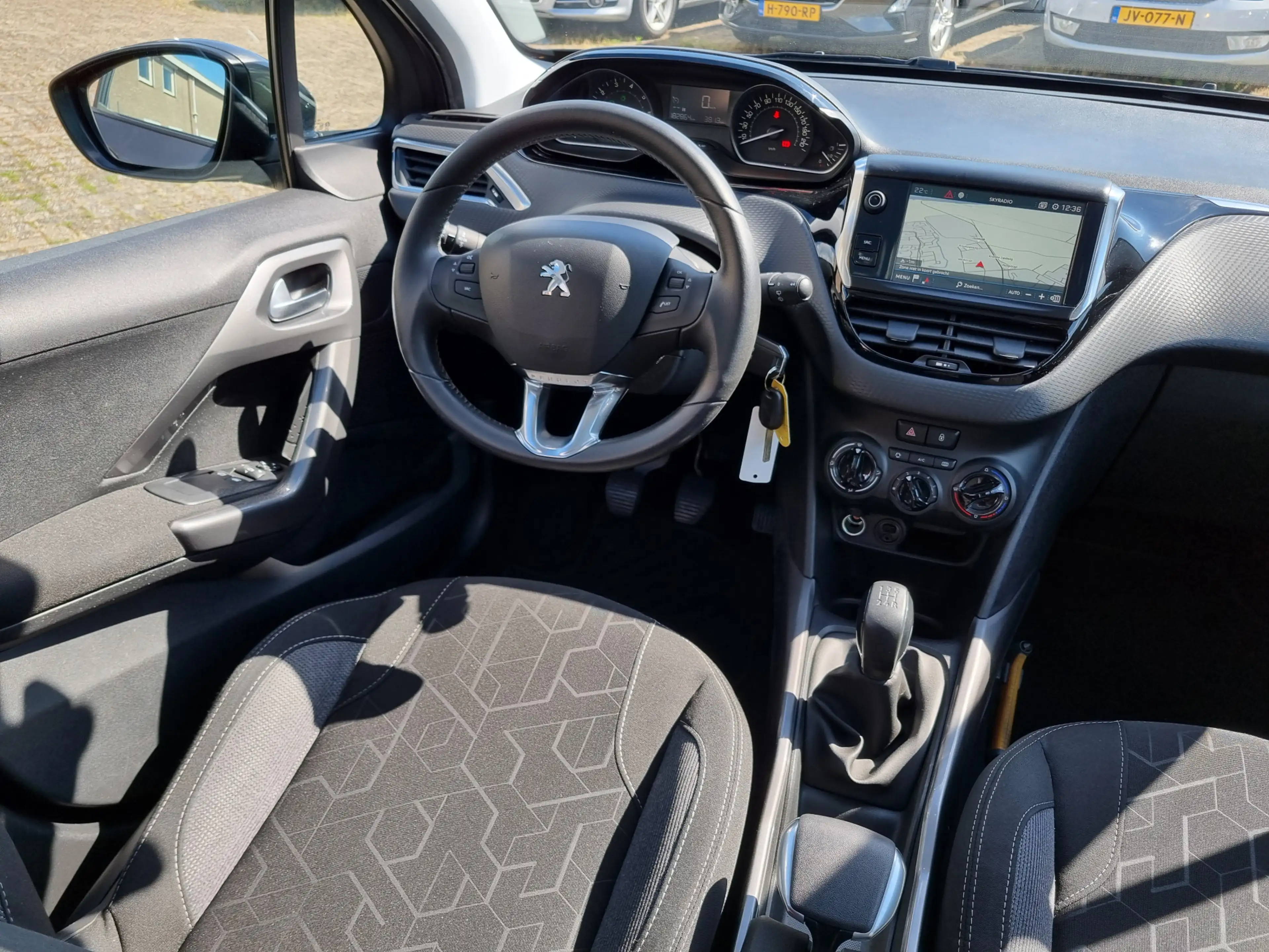 Peugeot 2008 1.2 PureTech Blue Lion ✅1e EIGENAAR ✅PANODAK — photo 12