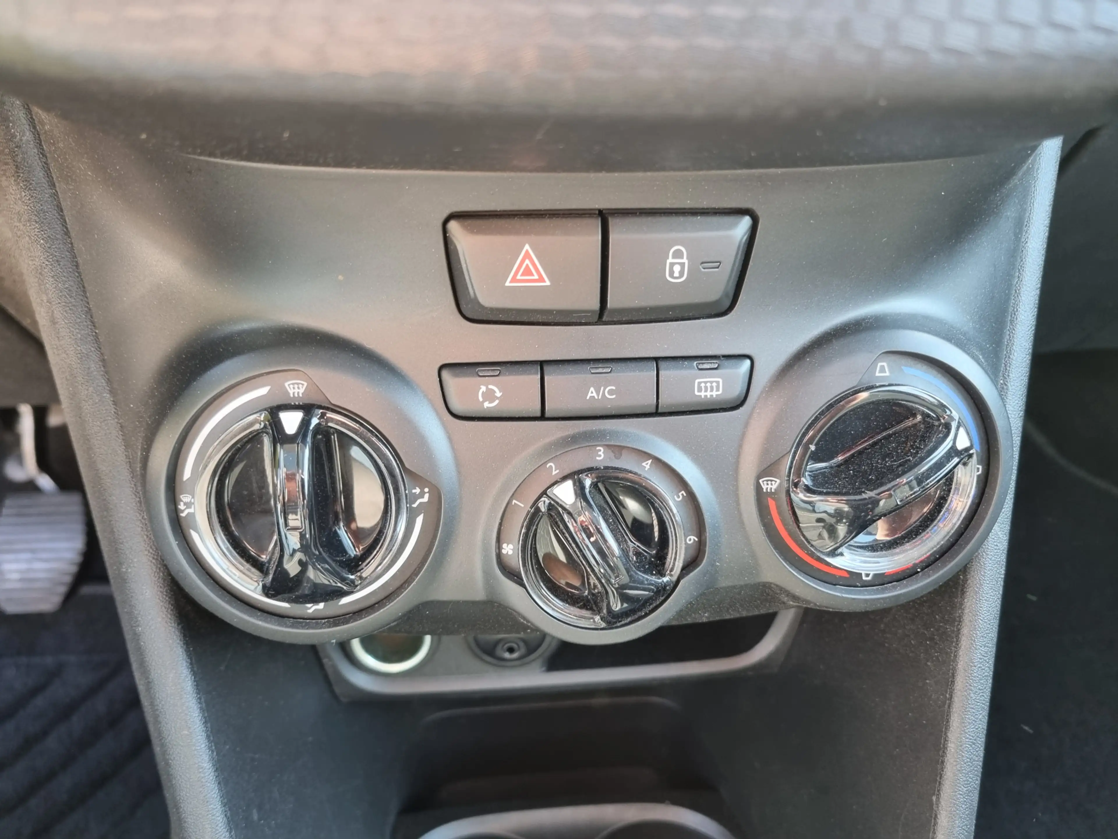 Peugeot 2008 1.2 PureTech Blue Lion ✅1e EIGENAAR ✅PANODAK — photo 35