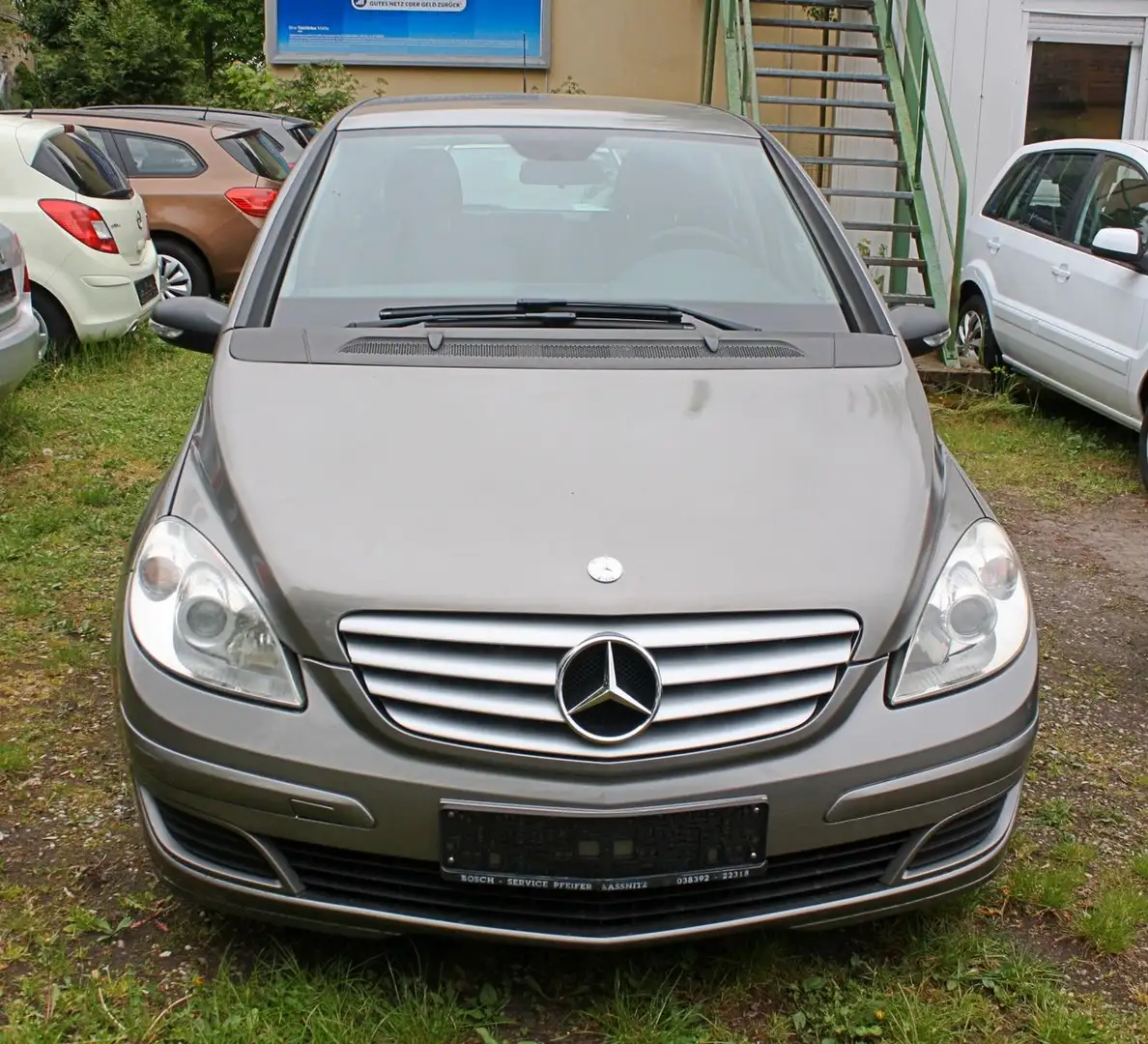 Mercedes-Benz B 150 / Automatik/ TÜV/AU 09/2027 Grau - 2