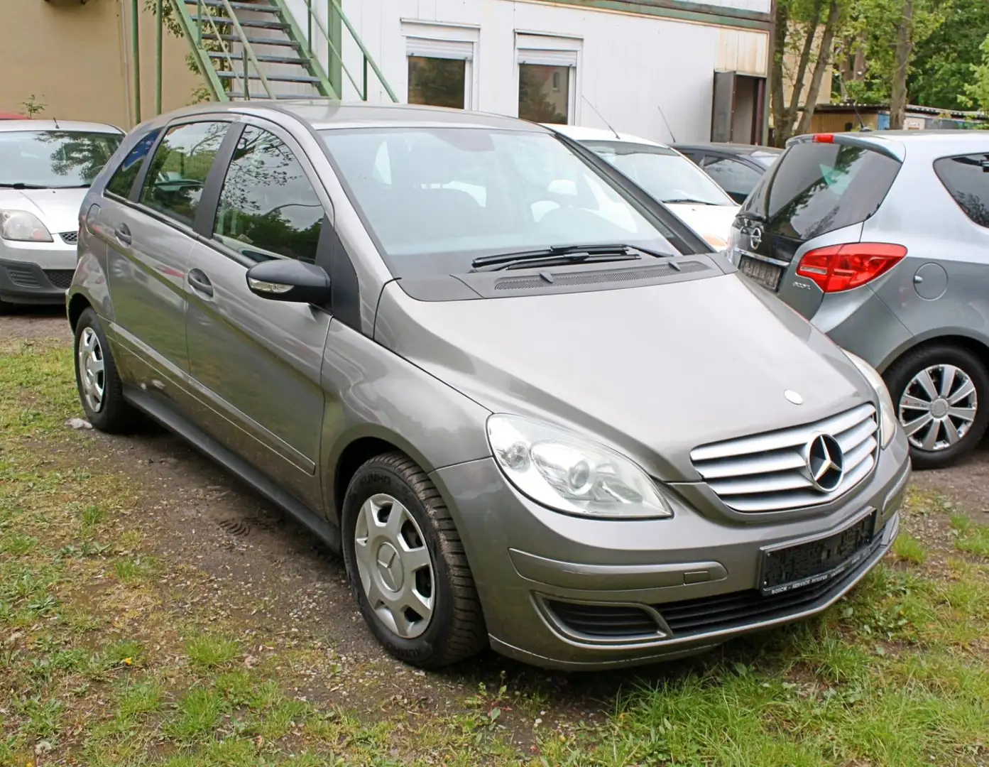 Mercedes-Benz B 150 / Automatik/ TÜV/AU 09/2027 Grau - 1