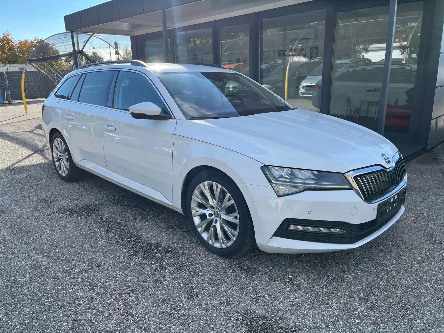 Skoda Superb Kombi 2,0 TDI Sportpaket-Virtual-LED-ACC Weiß - 1