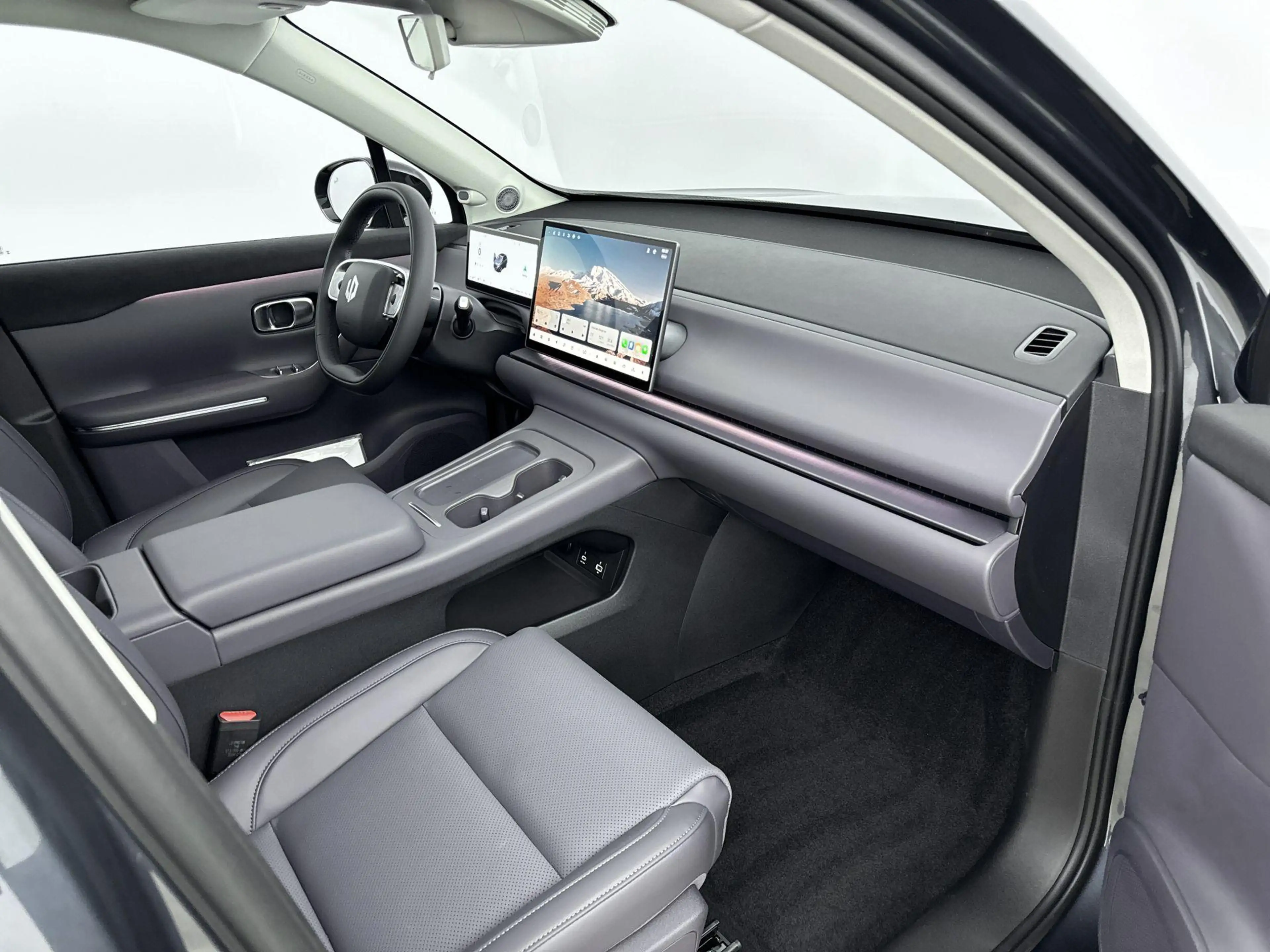 Leapmotor C10 Design Hybrid 28.4 kWh | Voorstoelen verwarmd | Pa — photo 13