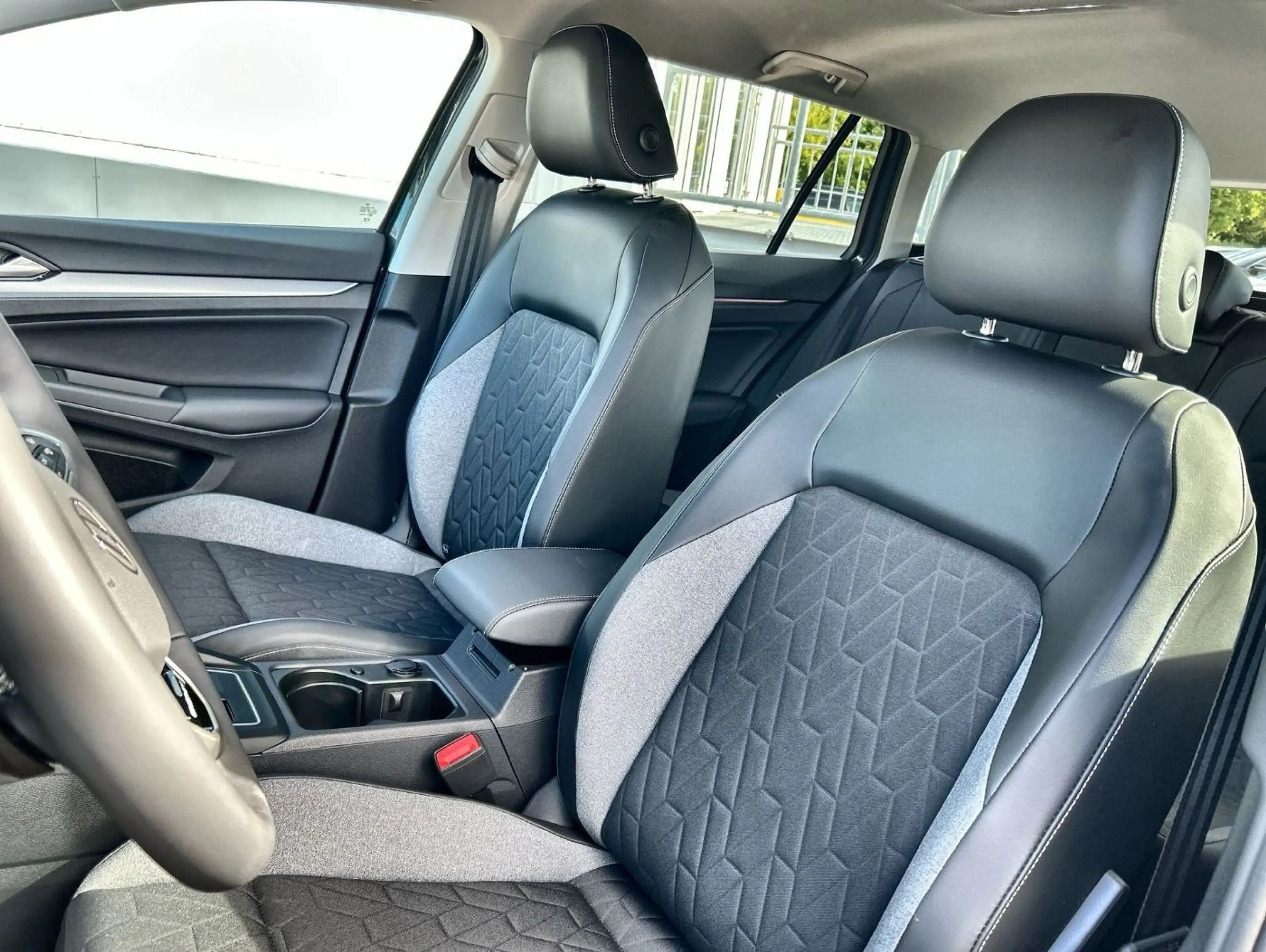 Volkswagen Golf Variant 1.5 eTSI ENERGY DSG AHK GJR — photo 8