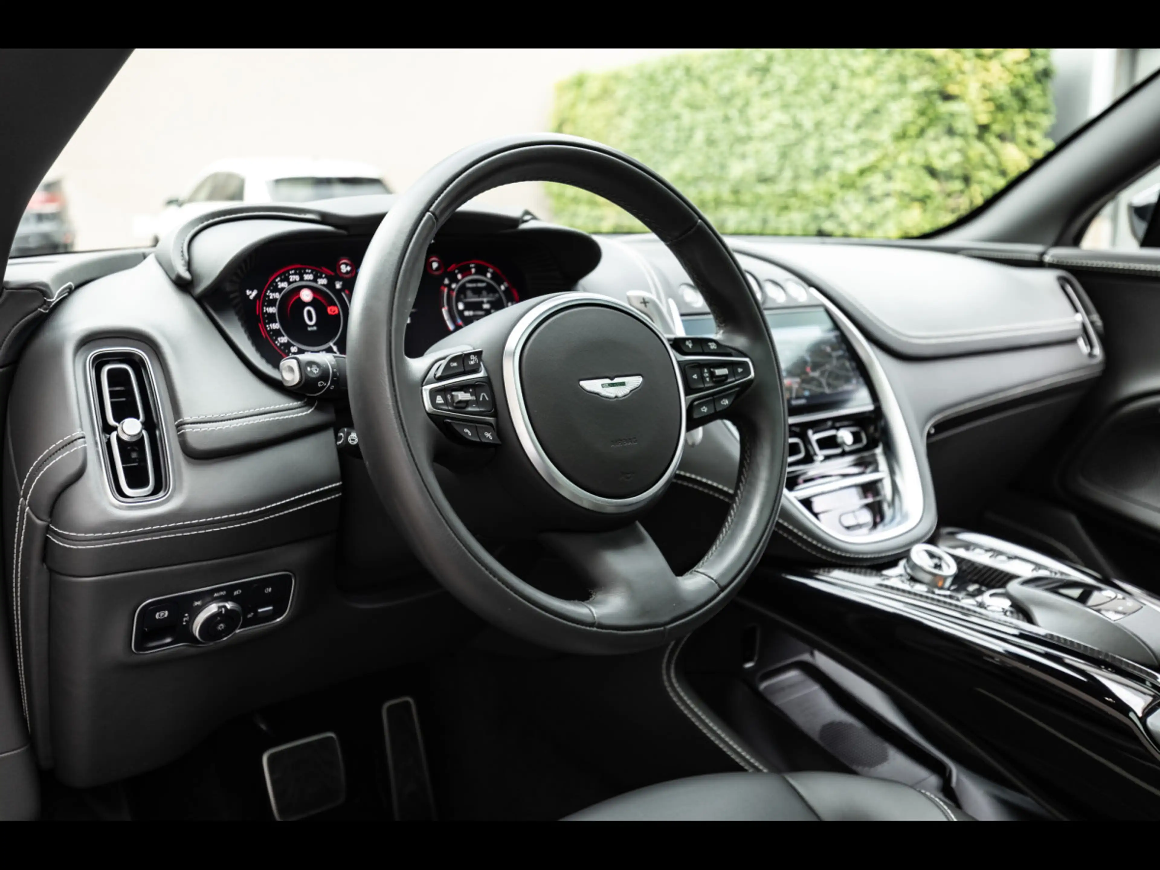 Aston Martin DBX 707 4.0 V8°APEX GREY°23'°360°CARBON°ACC — photo 10