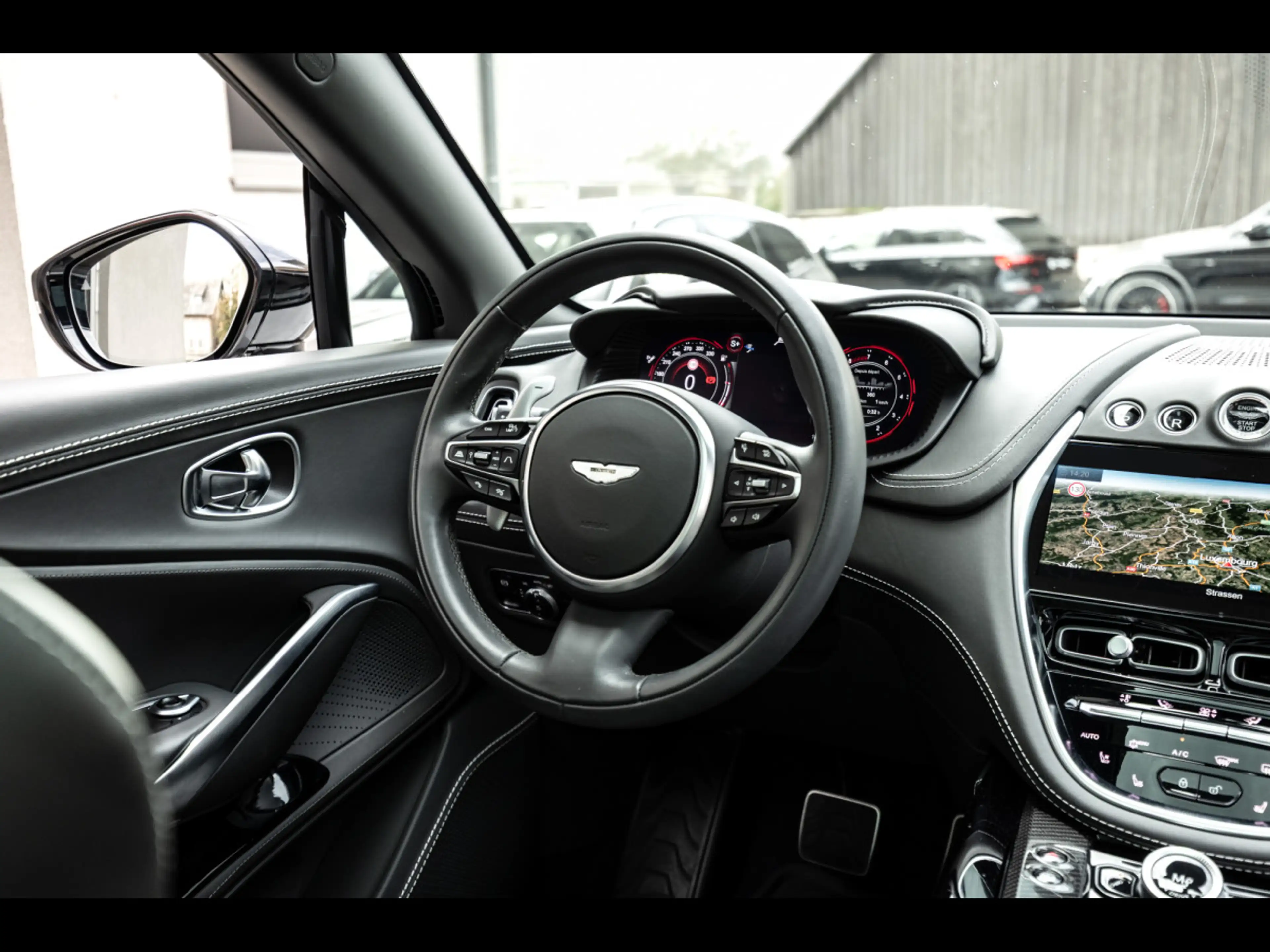 Aston Martin DBX 707 4.0 V8°APEX GREY°23'°360°CARBON°ACC — photo 15