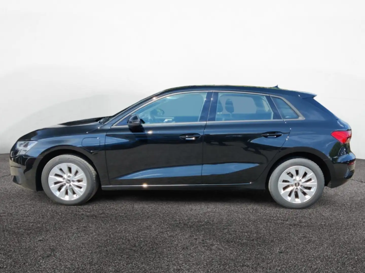 Audi A3 Sportback 40 TFSIe LED Sitzhzg. PDC DAB Schwarz - 2