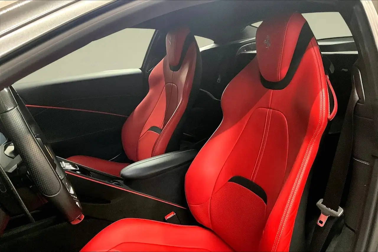 Ferrari Roma снимка Ferrari Roma