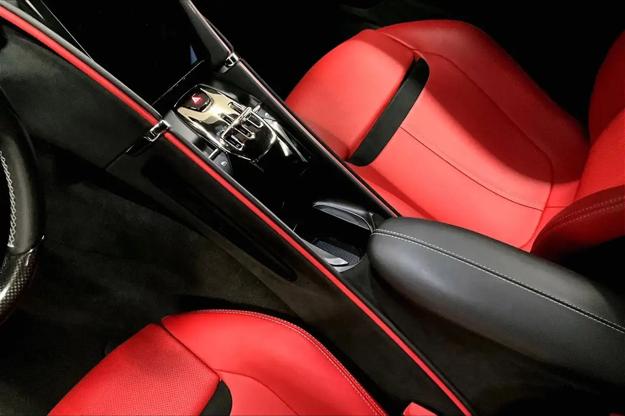Ferrari Roma снимка Ferrari Roma