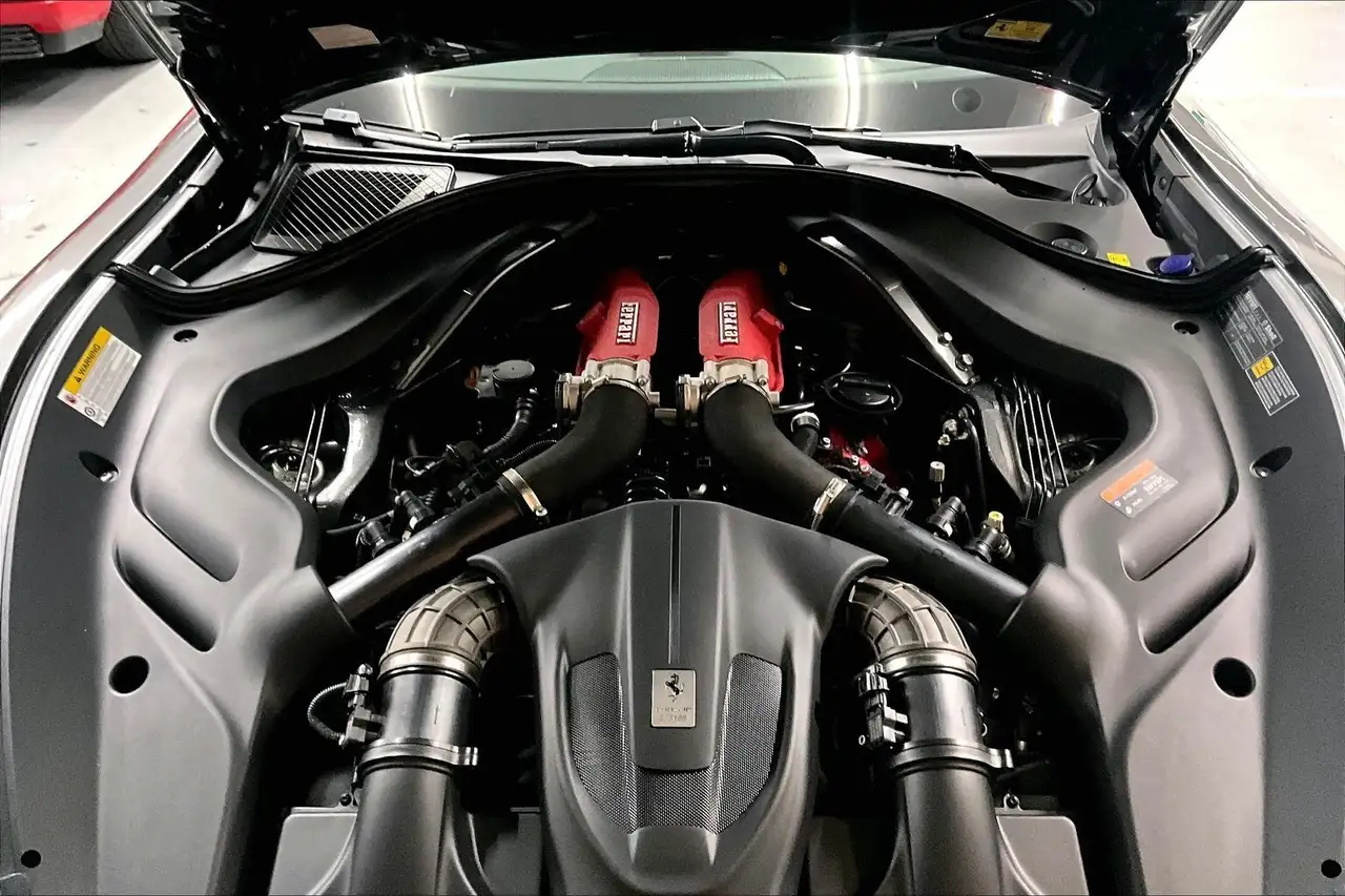 Ferrari Roma снимка Ferrari Roma