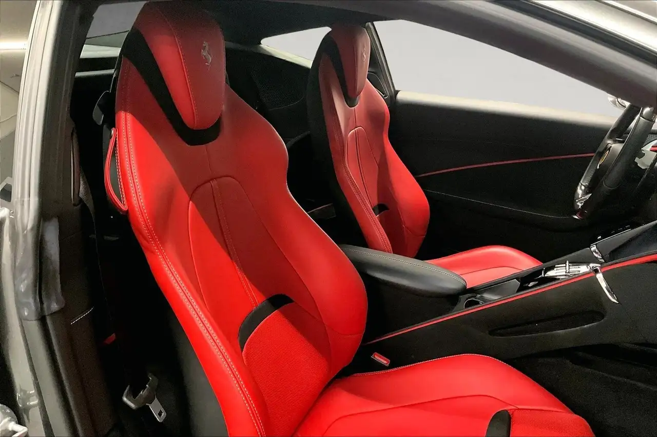 Ferrari Roma снимка Ferrari Roma