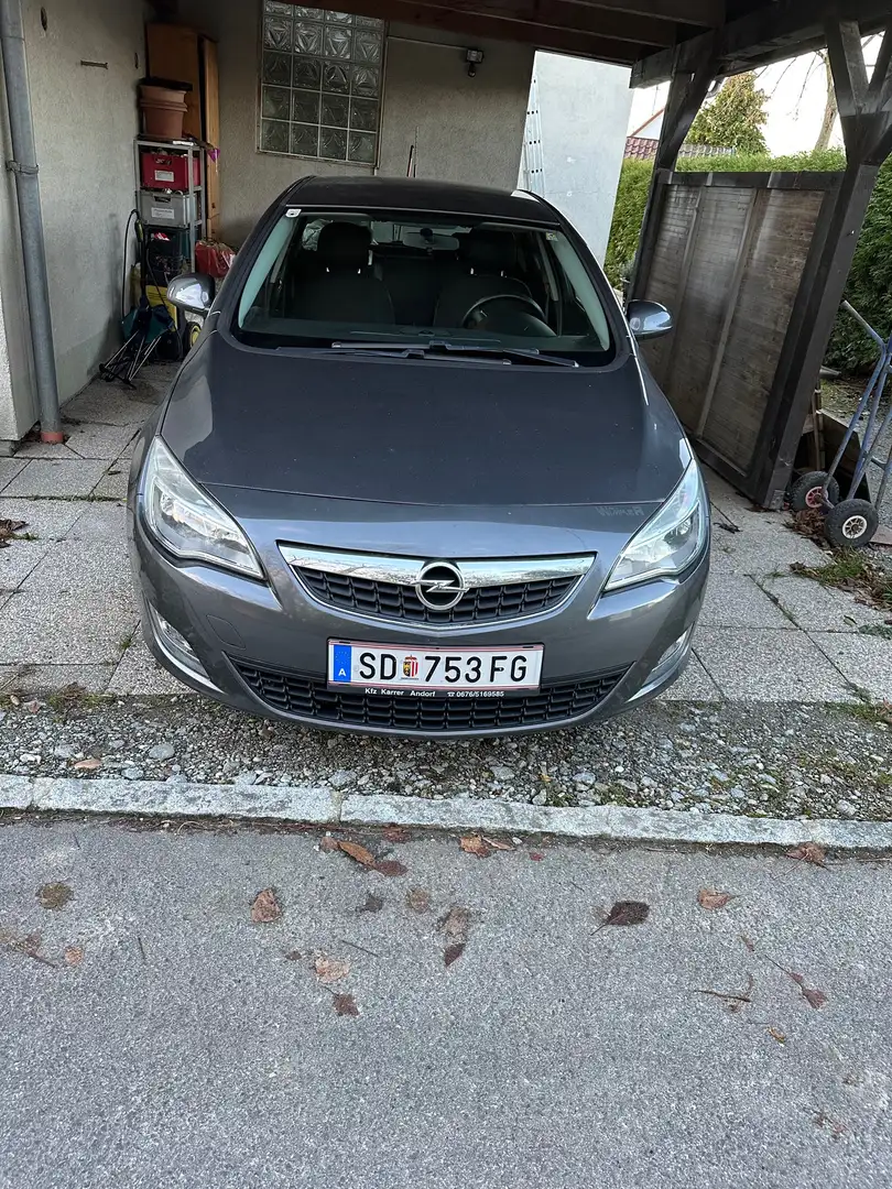 Opel Astra 1,4 Ecotec Edition Grau - 1