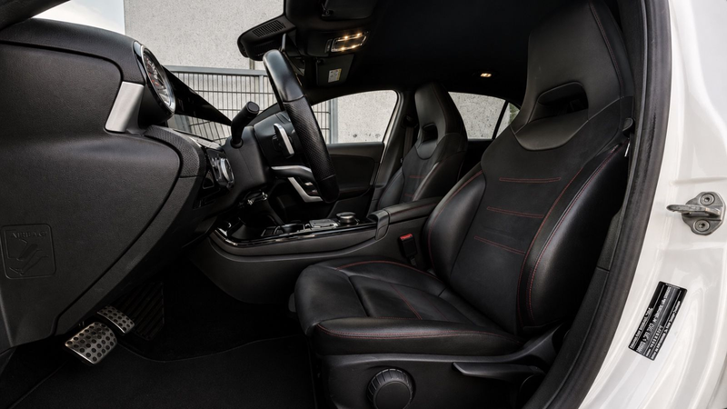 Mercedes-Benz A 250 AMG LINE / GARANTIE / AMBIENTE / CARPLAY — photo 13