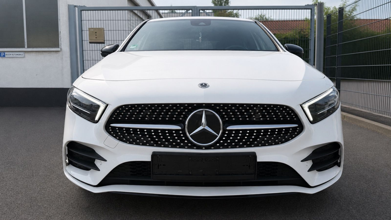 Mercedes-Benz A 250 AMG LINE / GARANTIE / AMBIENTE / CARPLAY — photo 2